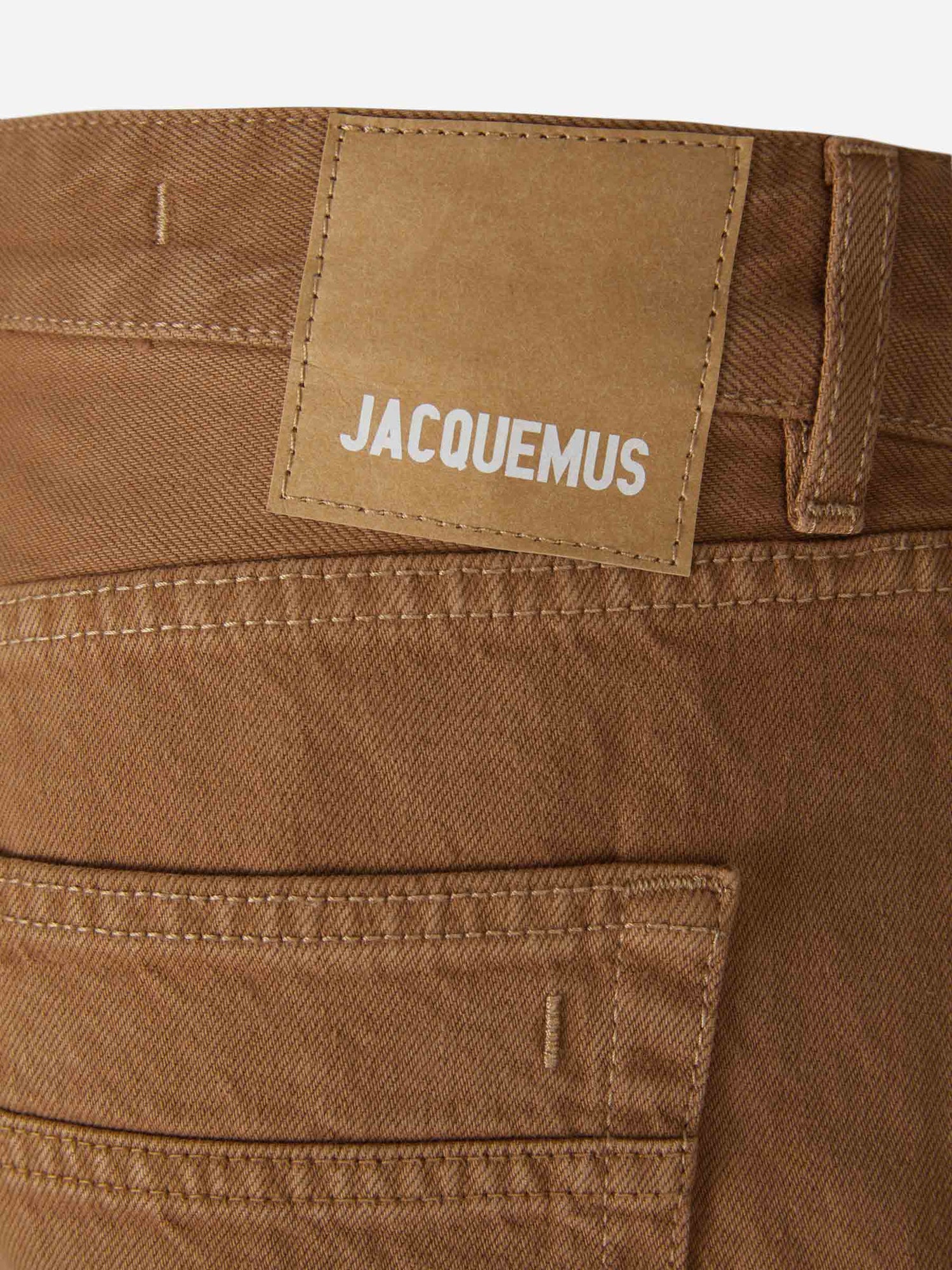 Outlet online Jacquemus Hombre Jeans Straight Le de Nîmes Fresa color Caramelo sku 522-002510 01 - Foto 6