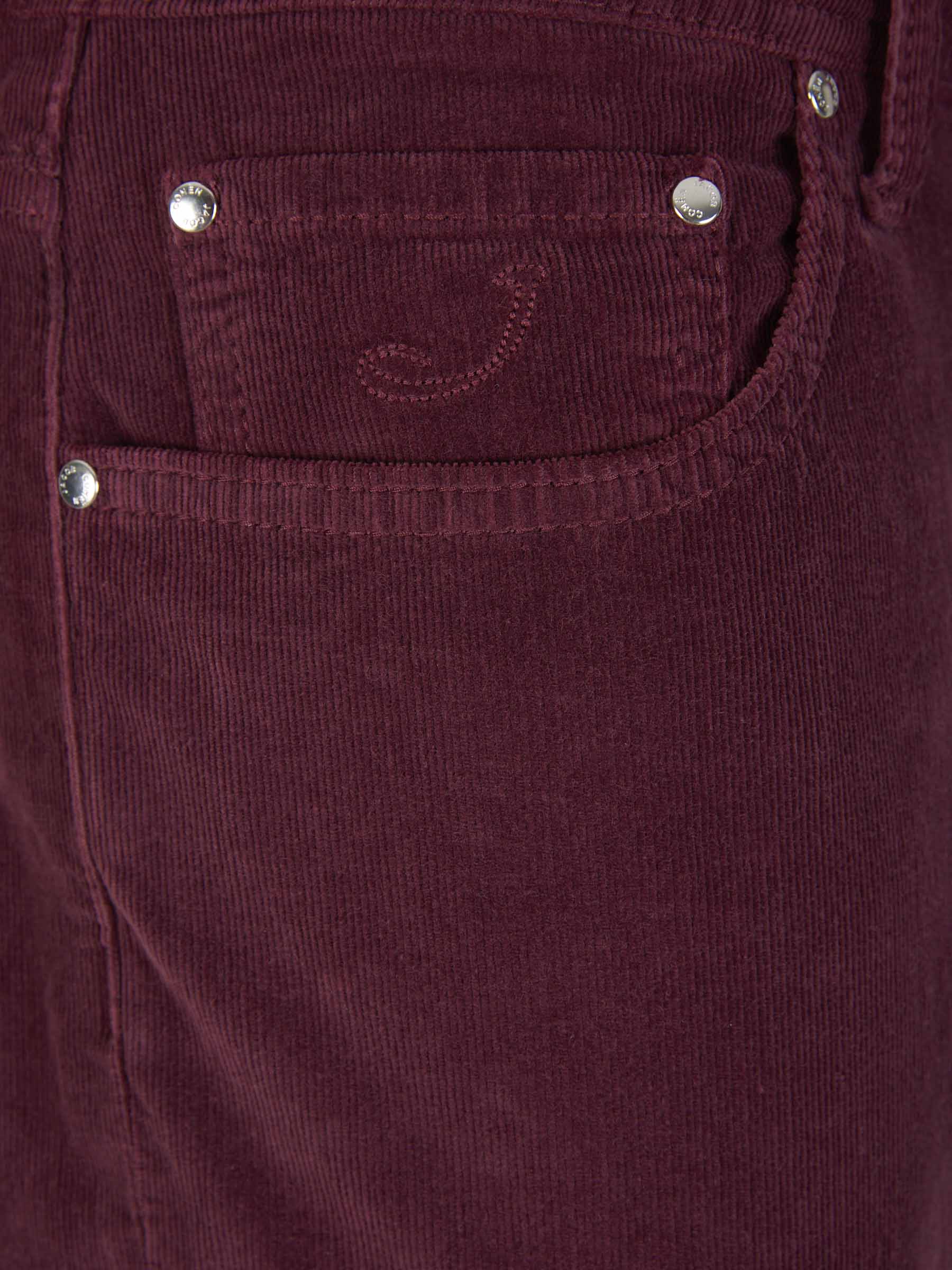 Outlet online Jacob Cohën Hombre Pantalones Bard Micro Pana color Burdeos sku 522-002532 04 - Foto 3