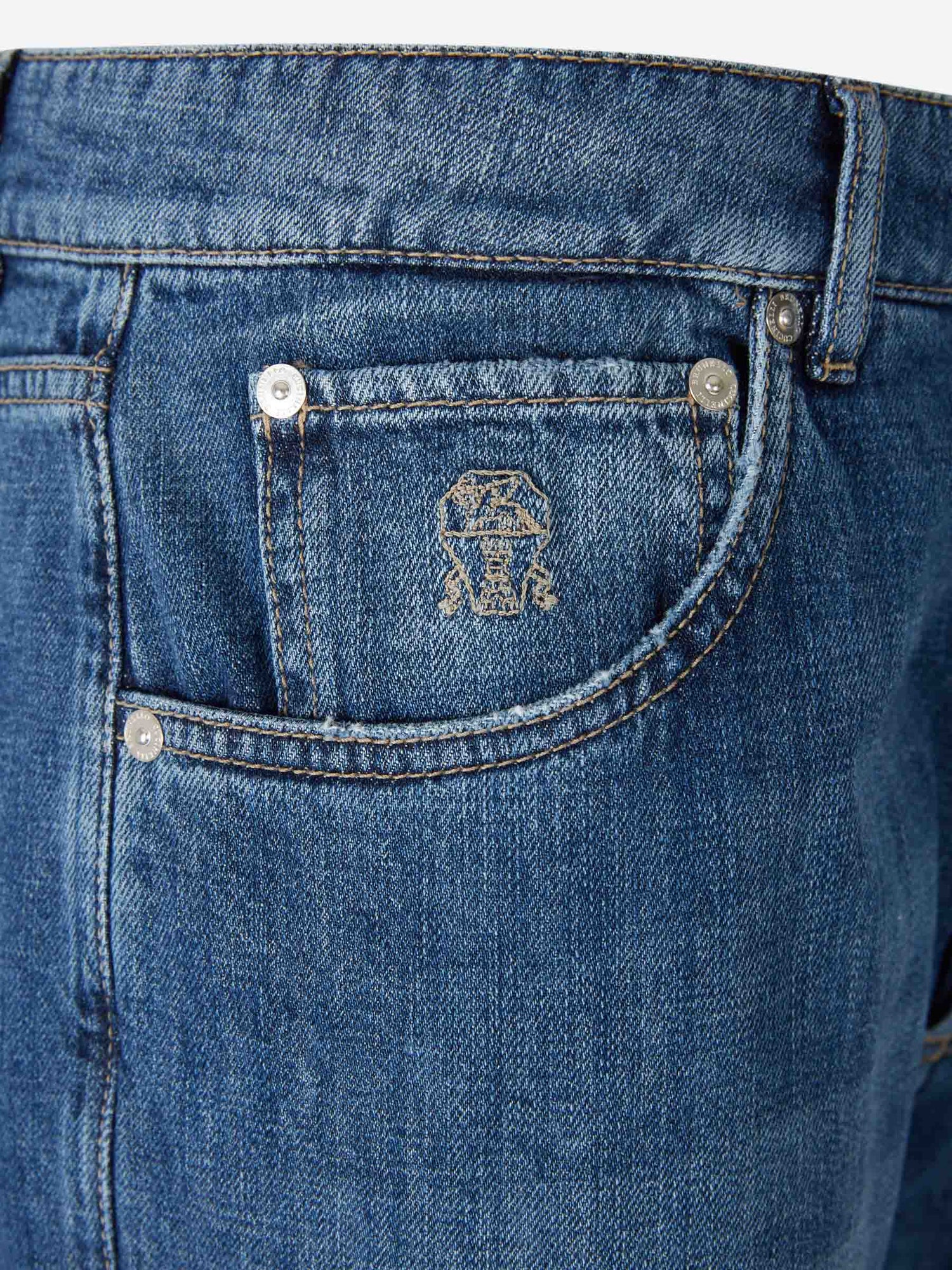 Outlet online Brunello Cucinelli Hombre Jeans Rectos Leisure color Azul Denim sku 522-002944 01 - Foto 3