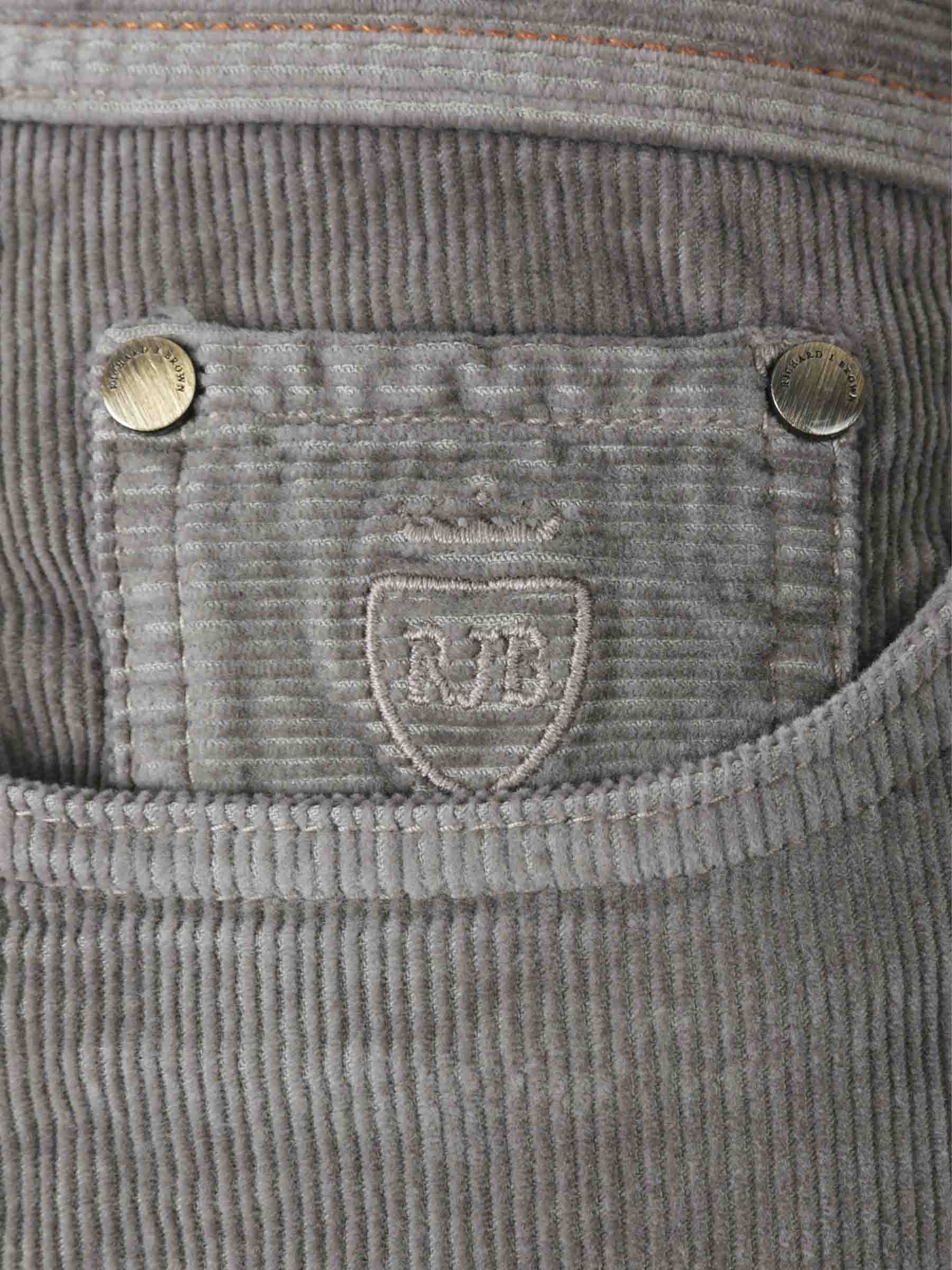 Outlet online Richard J. Brown Hombre Pantalones Pana Algodón color Gris Piedra sku 522-002947 02 - Foto 4