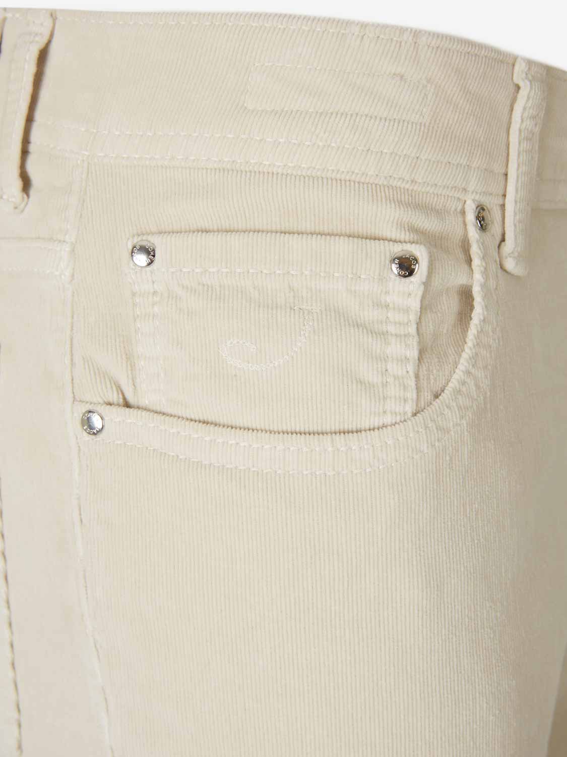 Outlet online Jacob Cohën Hombre Pantalones Pana Bard color Crema sku 522-002959 01 - Foto 3