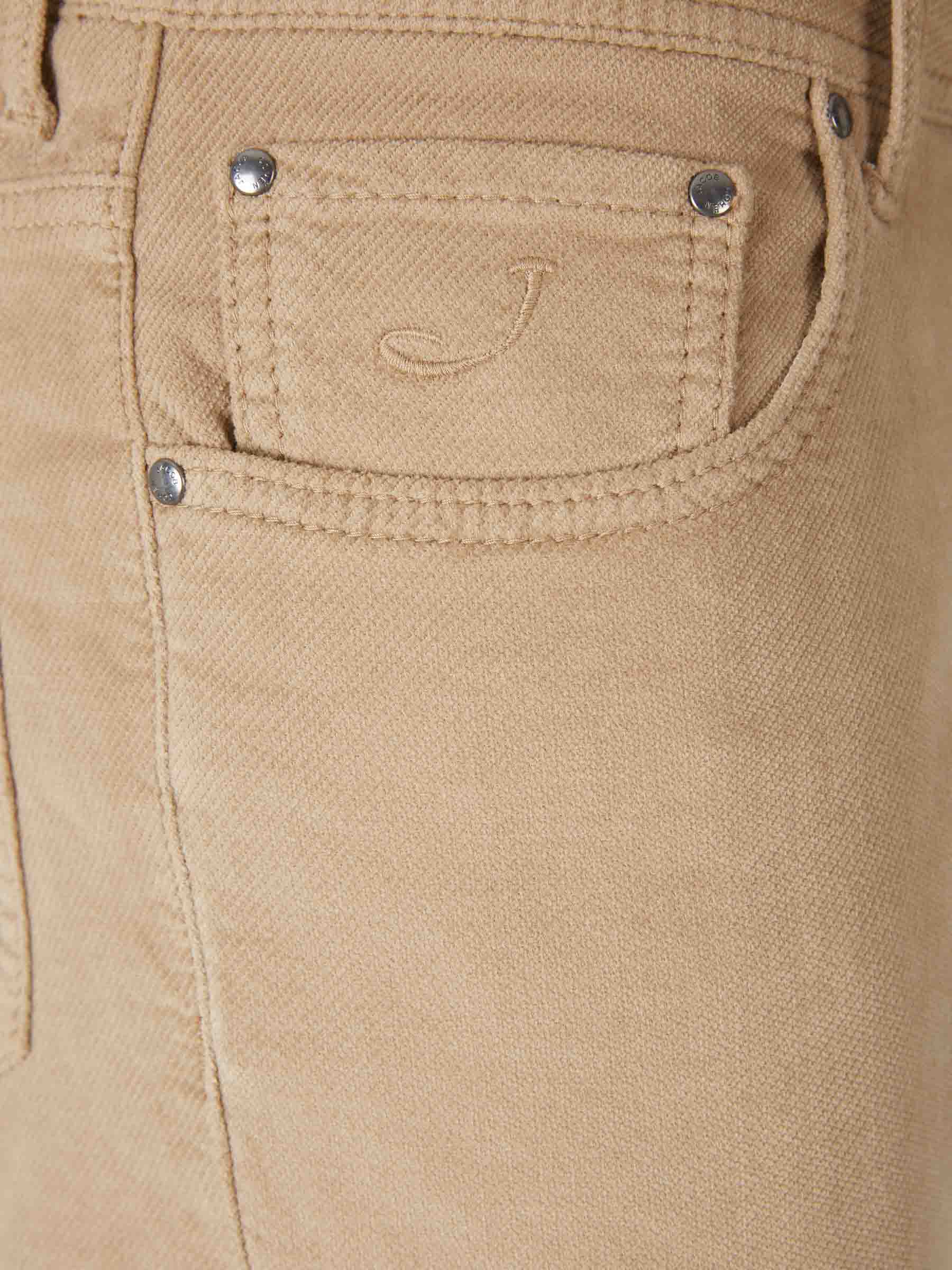 Outlet online Jacob Cohën Hombre Pantalones Slim Fit color Camel sku 522-002960 03 - Foto 3