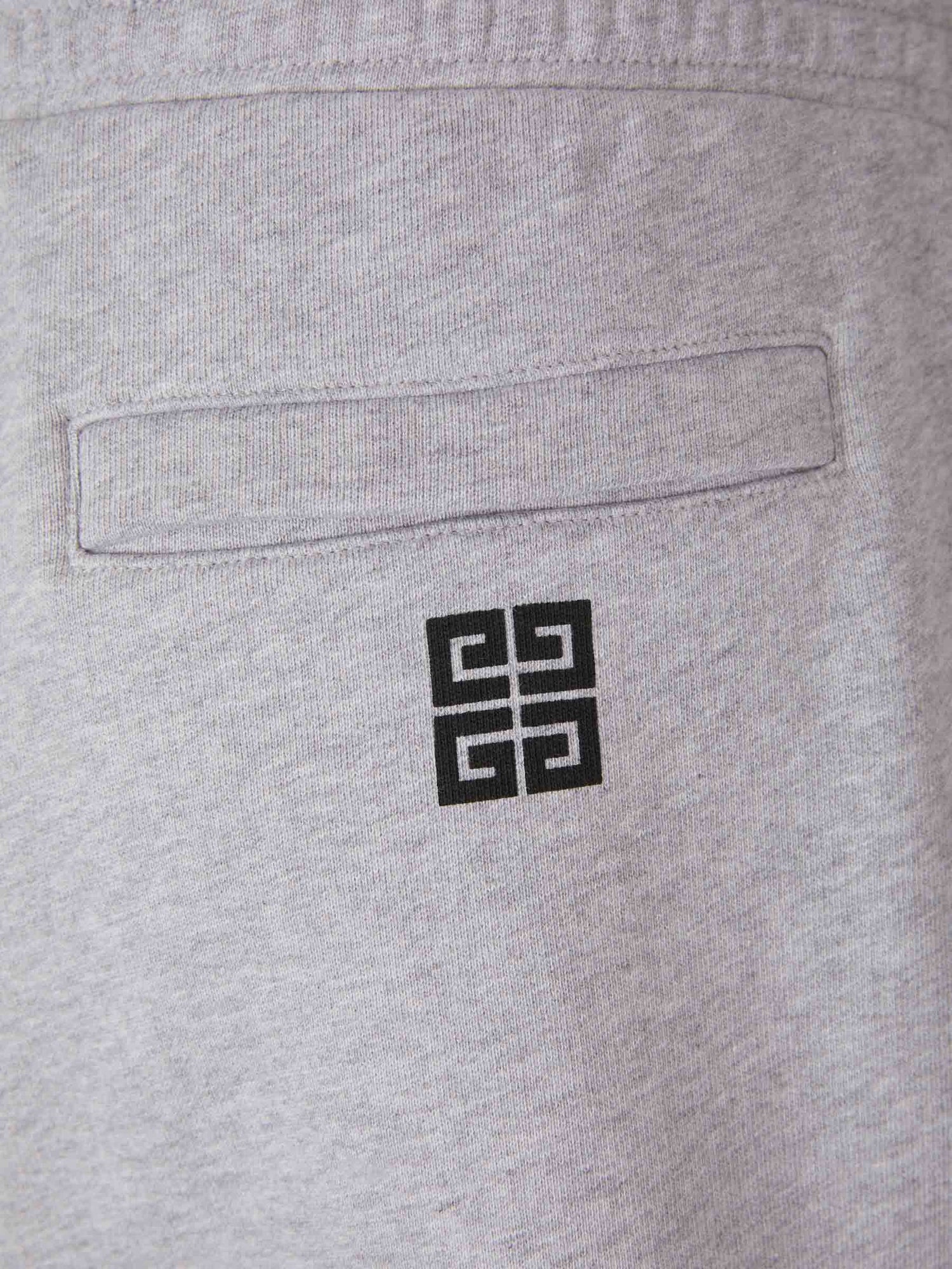 Outlet online Givenchy Hombre Bermudas Logo Algodón color Gris Claro sku 523-000791 01 - Foto 5