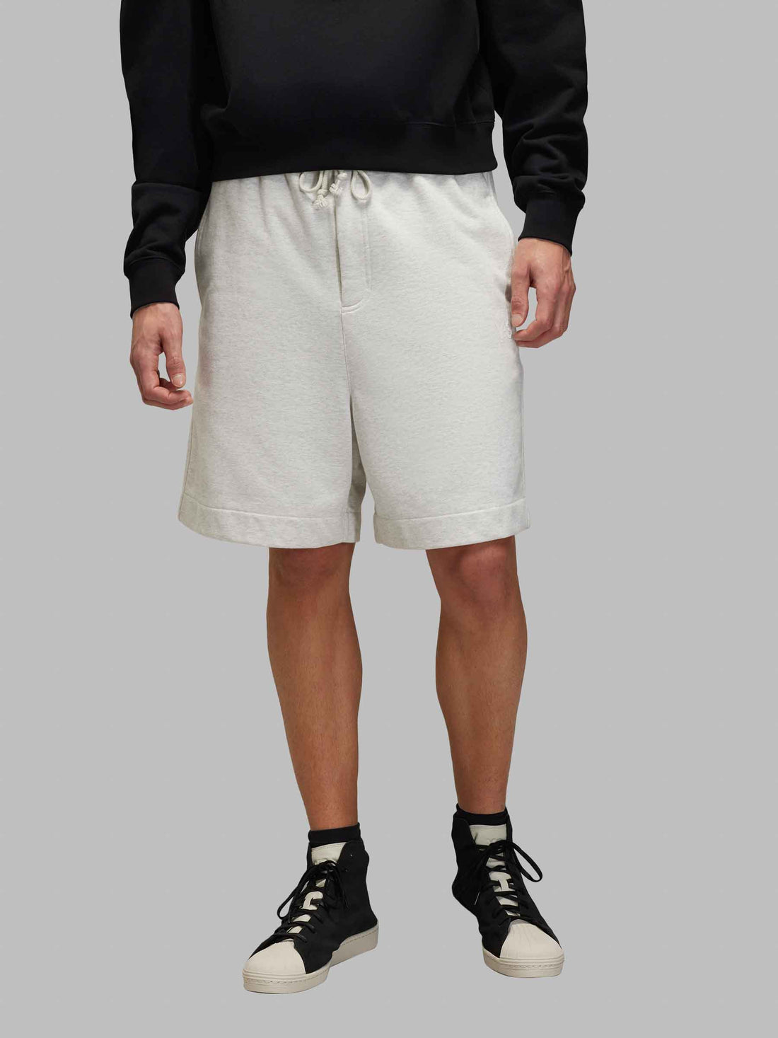 Adidas Y-3 Hombre Barcelona Bermudas French Terry Y-3 color Gris Claro sku 523-001077 01 - Foto 2