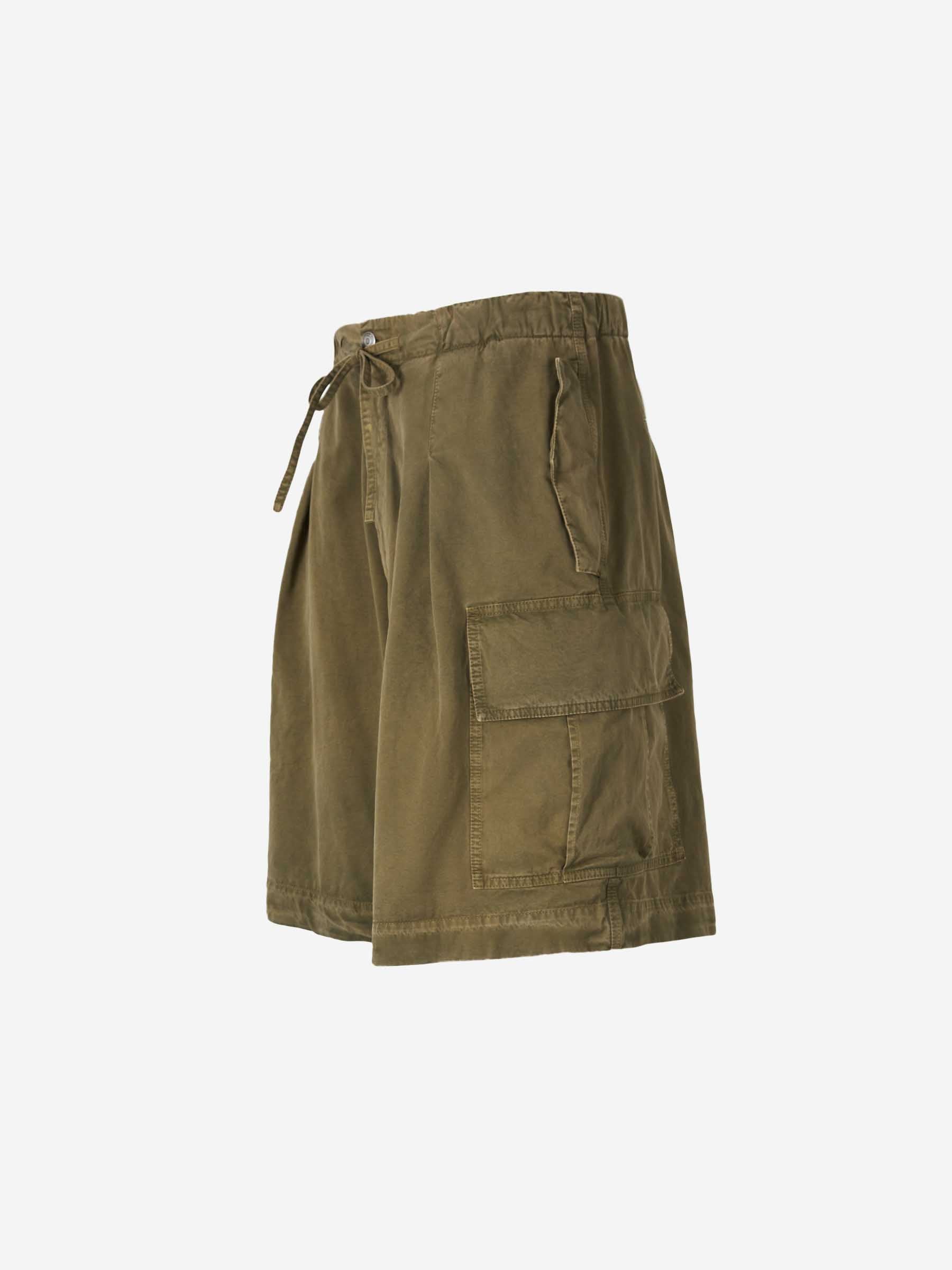 Alexander McQueen Hombre Barcelona Bermudas Cargo Algodón color Verde Militar sku 523-001098 01 - Foto 2