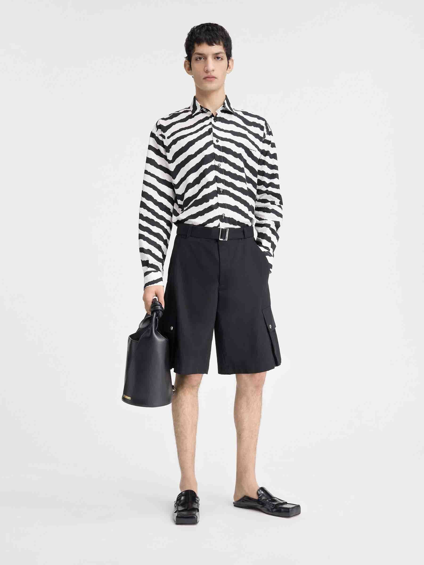 Jacquemus Hombre Barcelona Bermudas Cargo Cinturón color Negro sku 523-001104 01 - Foto 2
