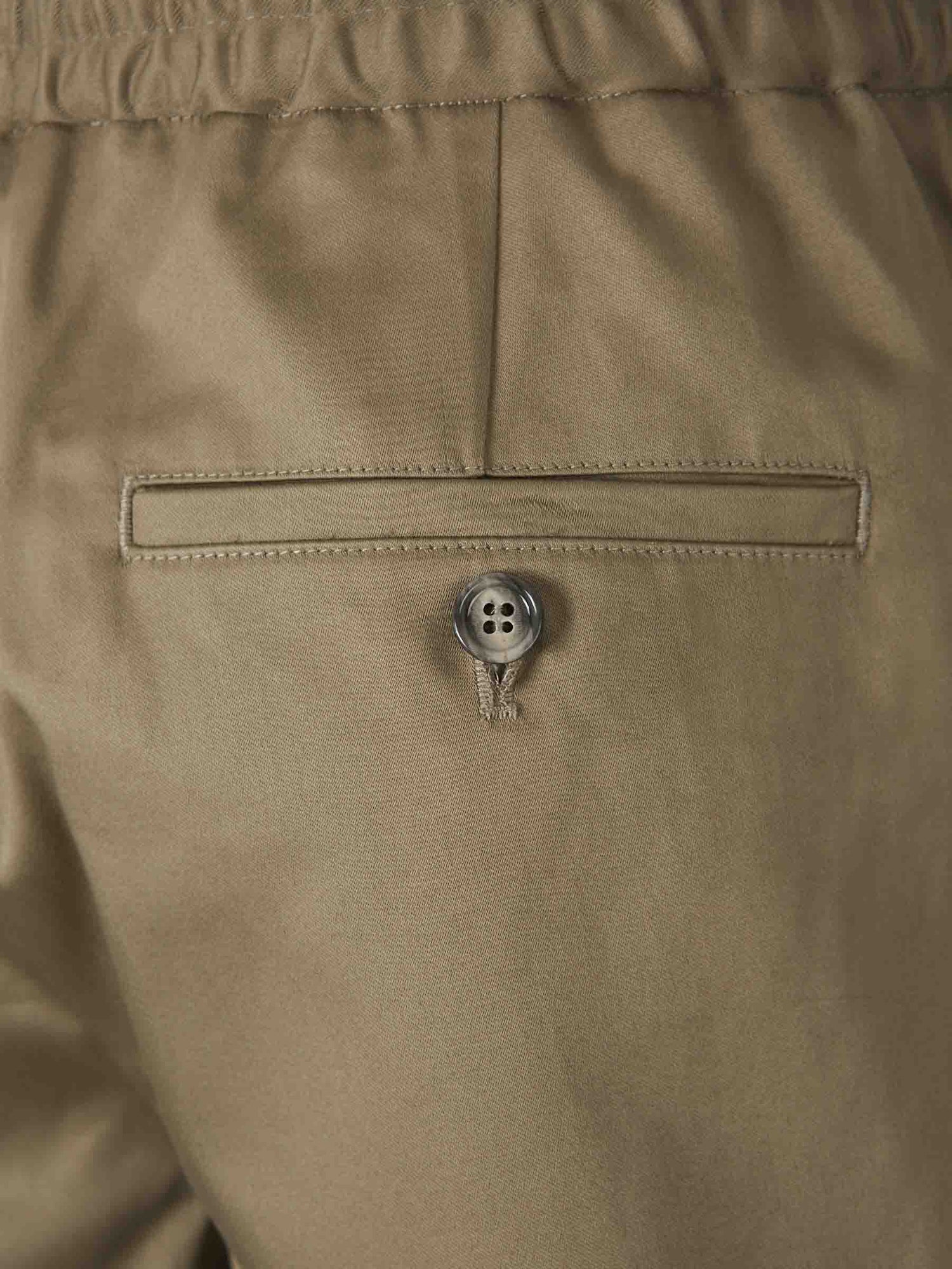 Ami Paris Hombre Barcelona Bermudas Satén Algodón color Verde sku 523-001120 01 - Foto 4