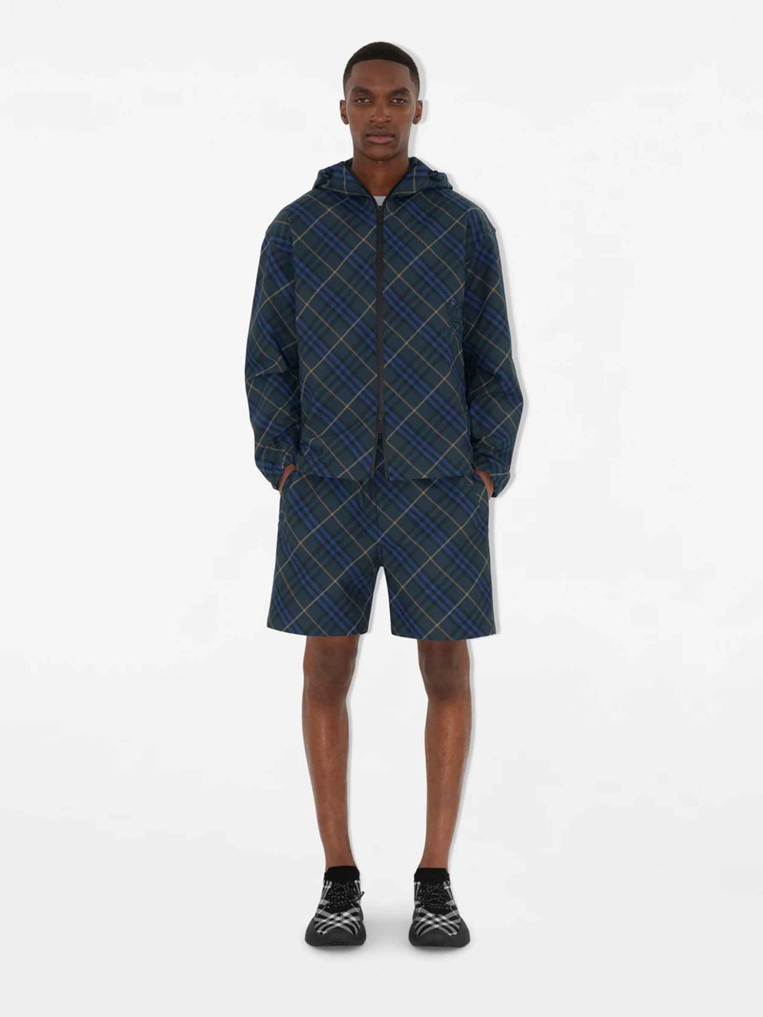 Outlet online Burberry Hombre Bermudas Sarga Check color Azul Noche sku 523-001162 01 - Foto 2