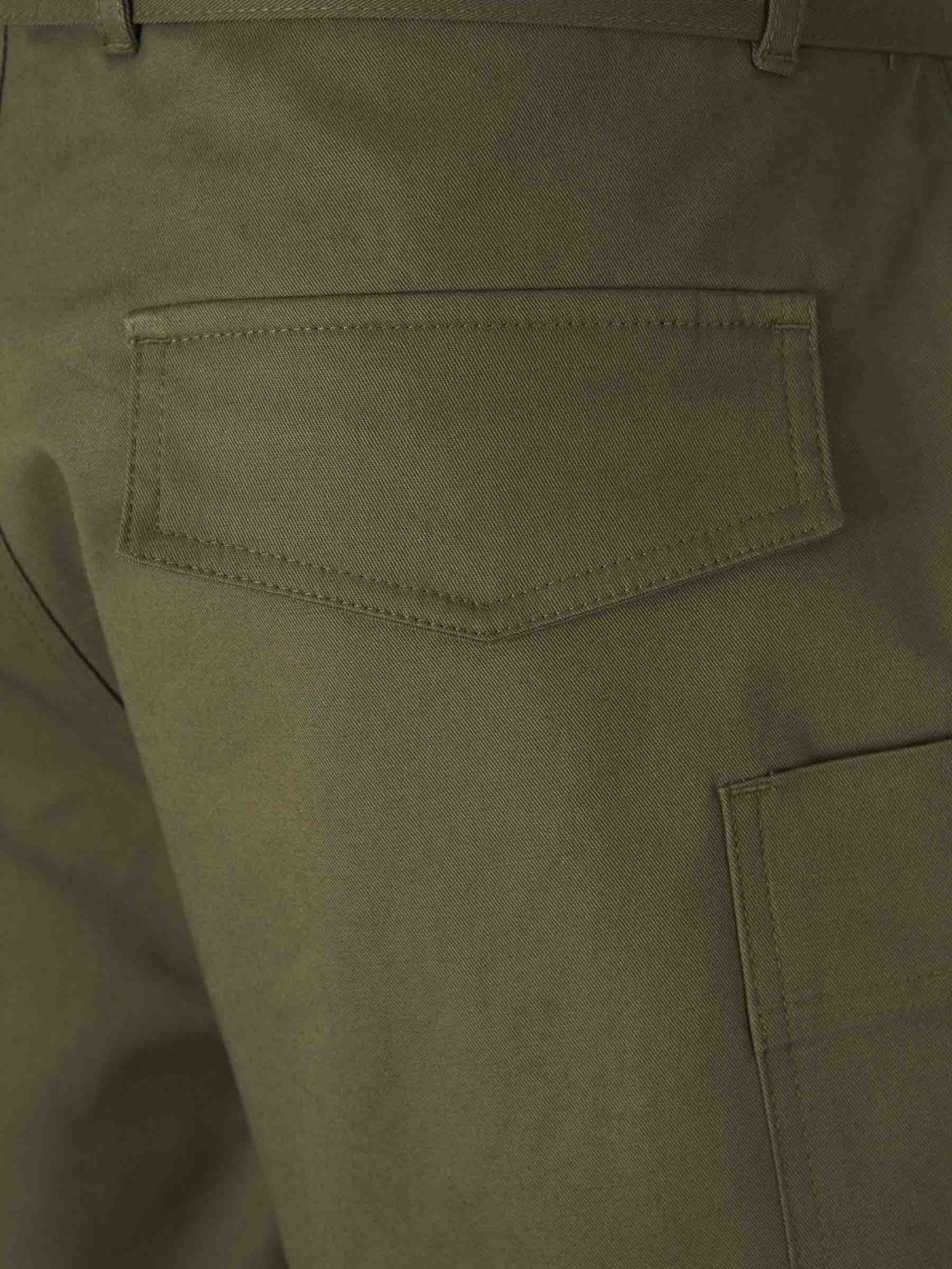Outlet online Officine Générale Hombre Bermudas Cinturón Daryl color Verde Militar sku 523-001182 01 - Foto 5
