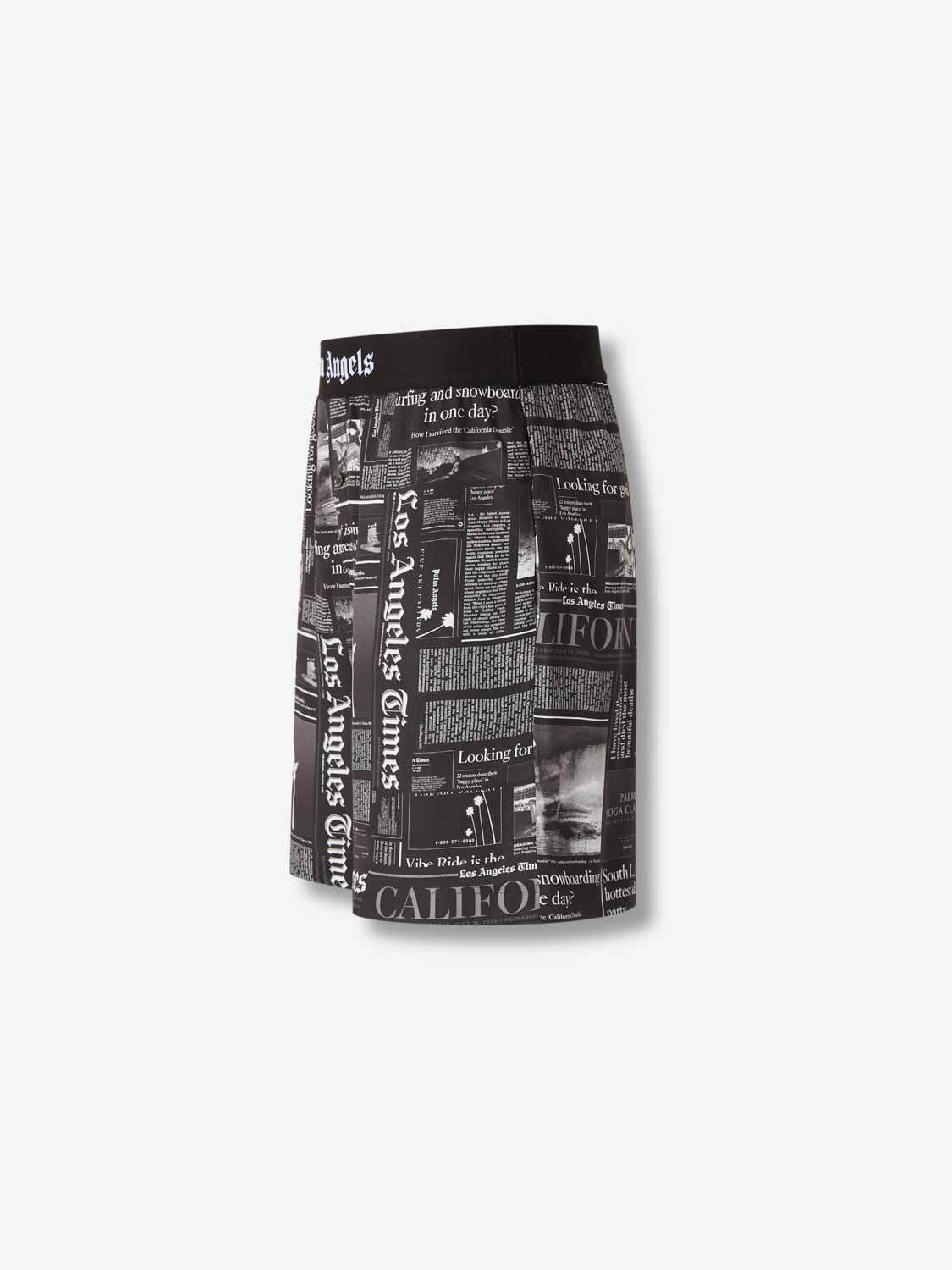 Outlet online Palm Angels Hombre Bermudas Estampado Periódico color Negro sku 523-001205 01 - Foto 2
