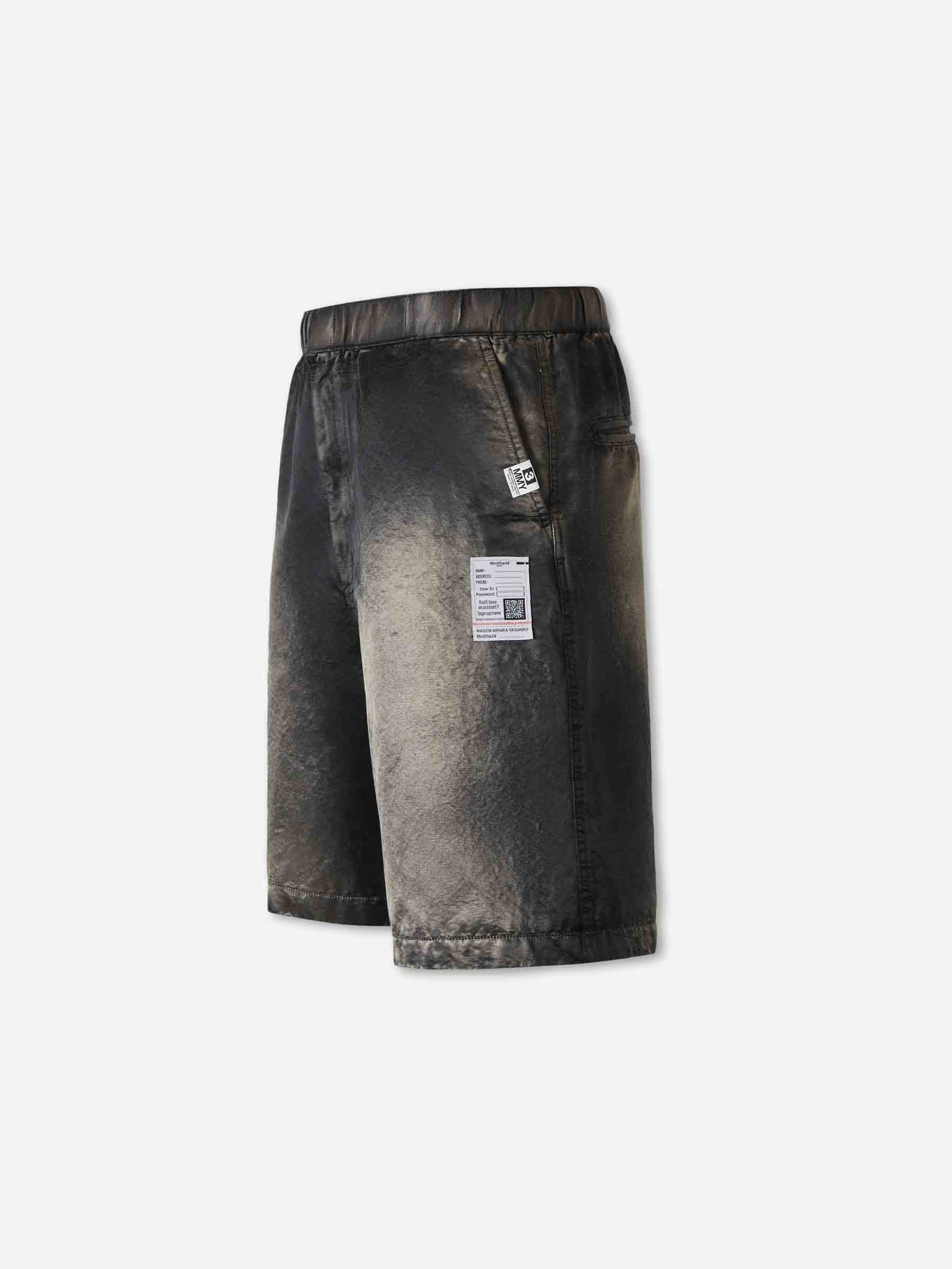 Outlet online Maison Mihara Yasuhiro Hombre Bermudas Rectas color Negro sku 523-001235 01 - Foto 2