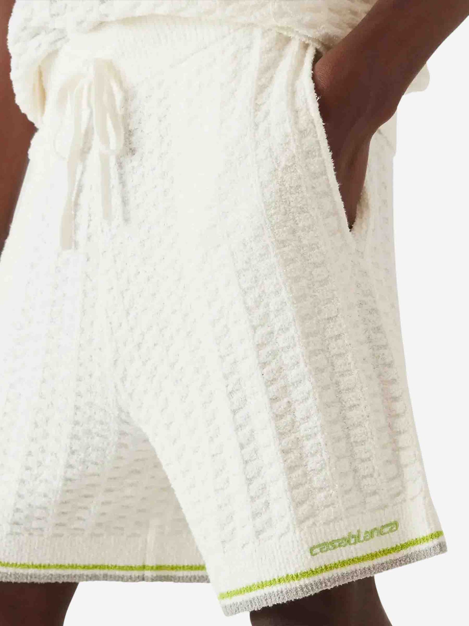 Outlet online Casablanca Hombre Bermudas Tennis Boucle color Blanco sku 523-001279 01 - Foto 4