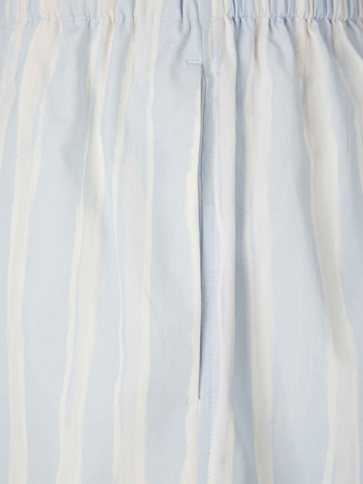 Outlet online Jacquemus Hombre Bermudas Rectas color Azul Celeste sku 523-001288 01 - Foto 3