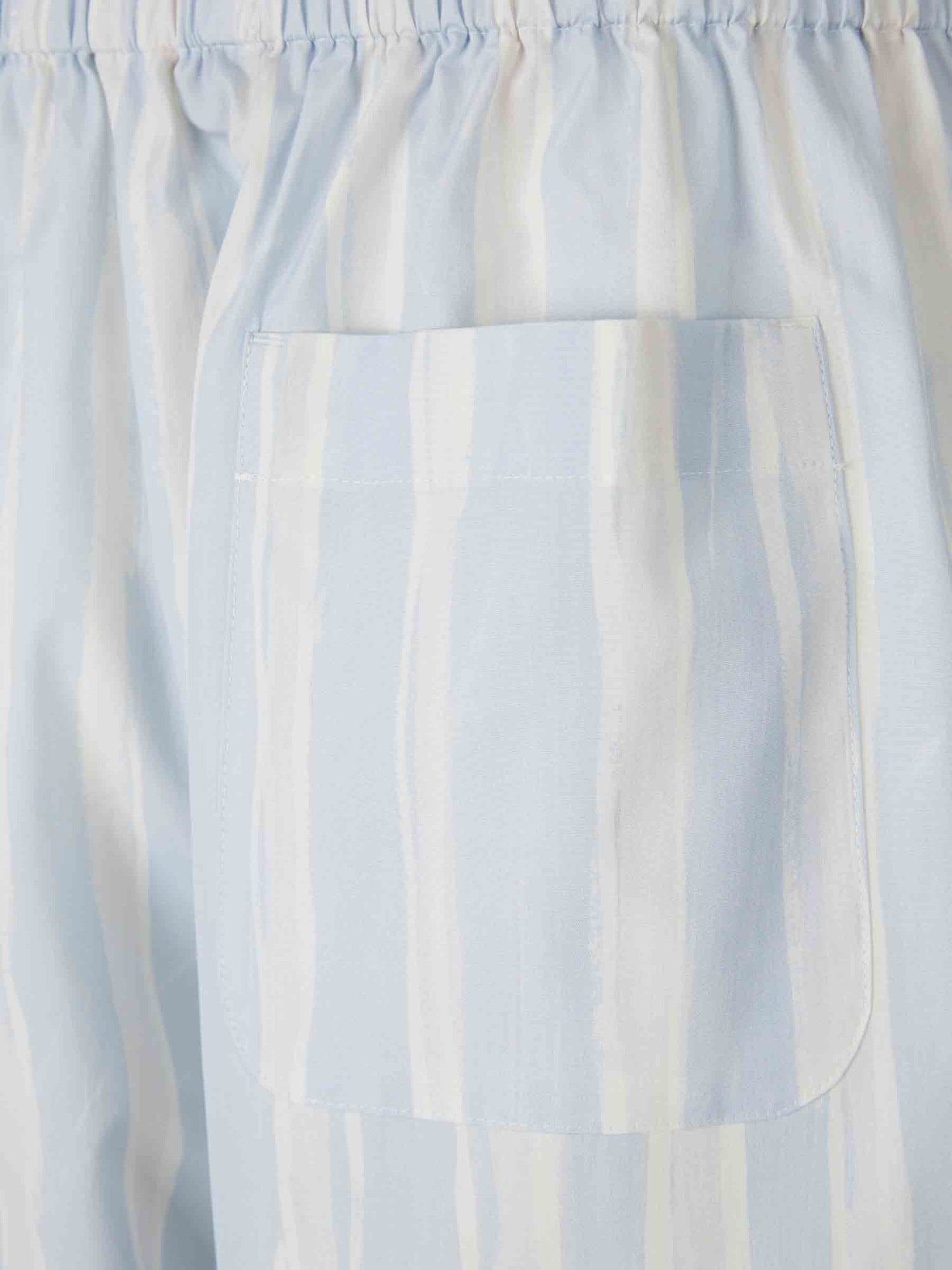 Outlet online Jacquemus Hombre Bermudas Rectas color Azul Celeste sku 523-001288 01 - Foto 4
