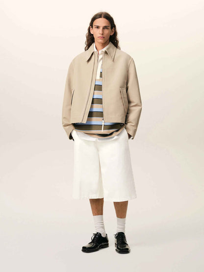 Outlet online Ami Paris Hombre Bermudas Anchas color Crema sku 523-001299 01 - Foto 2