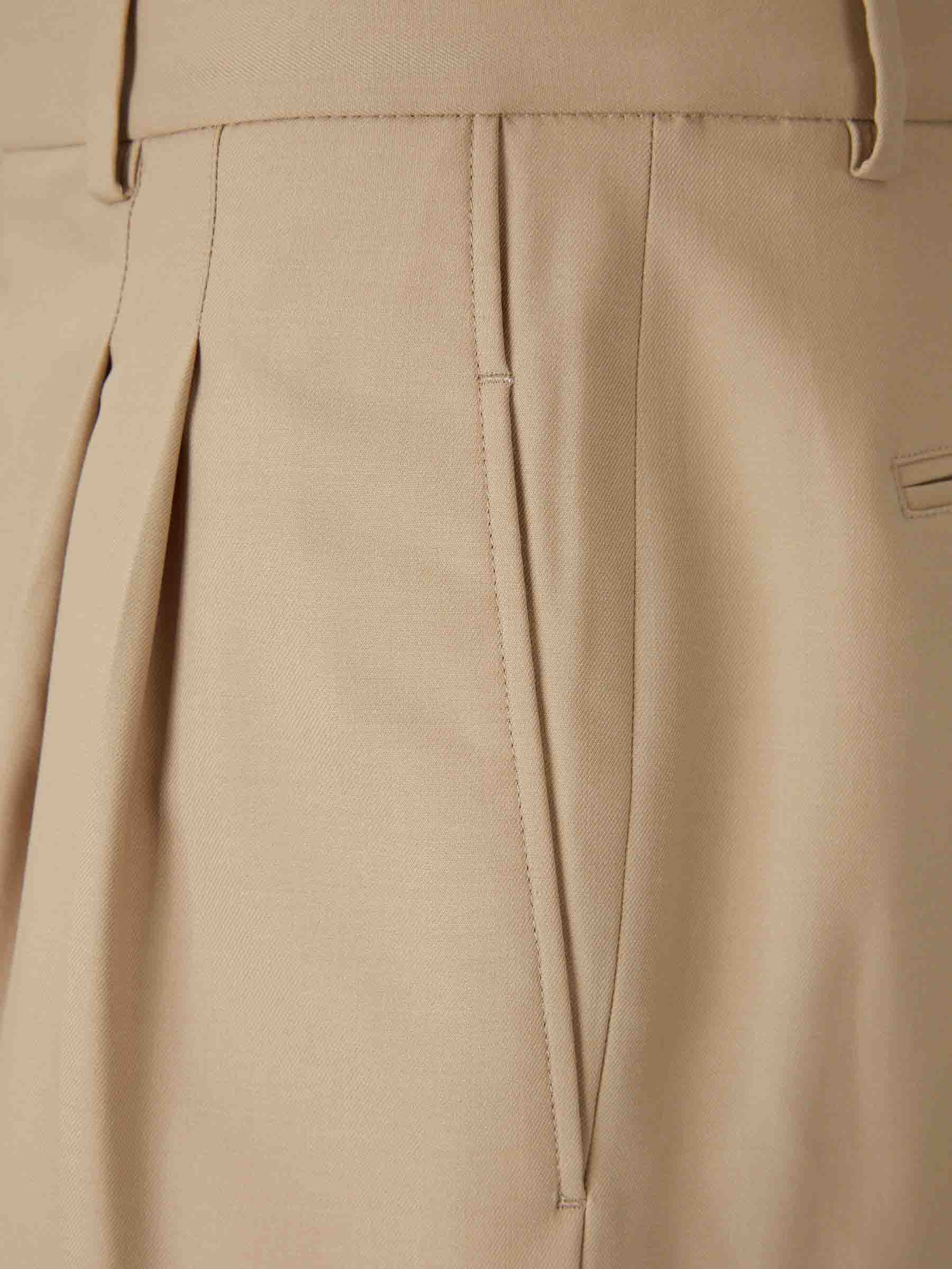 Ami Paris Hombre Barcelona Bermudas Pinzas Lana color Camel sku 523-001302 02 - Foto 4