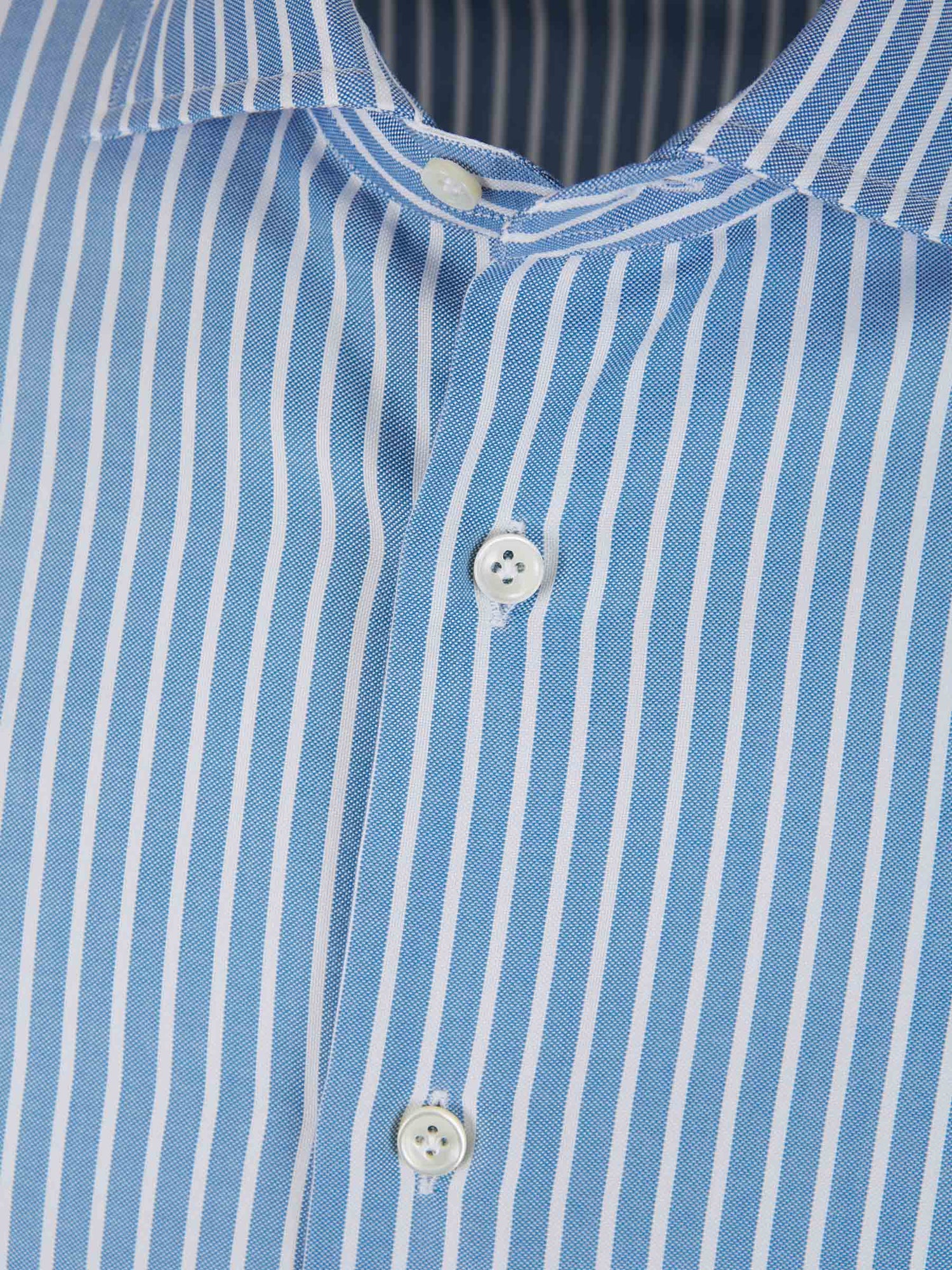 Outlet online Santa Eulalia Hombre Camisa Motivo Rayas color Azul Denim sku 531-006097 01 - Foto 3