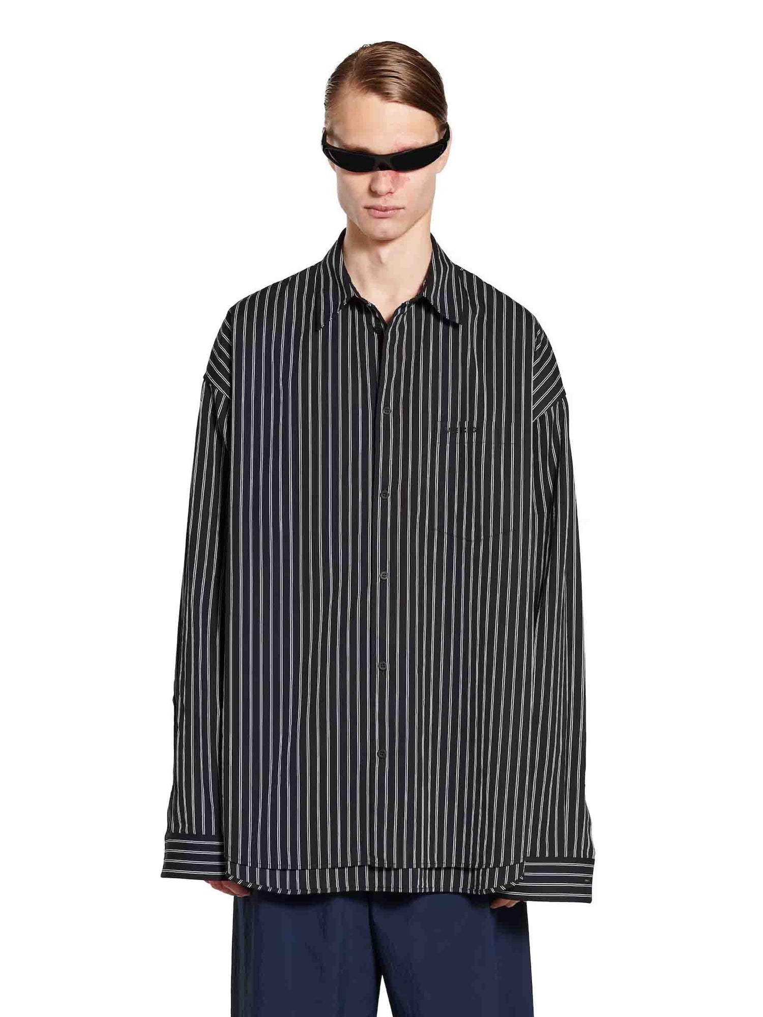 Outlet online Balenciaga Hombre Camisa Flatground Rayas color Negro sku 531-006454 01 - Foto 2