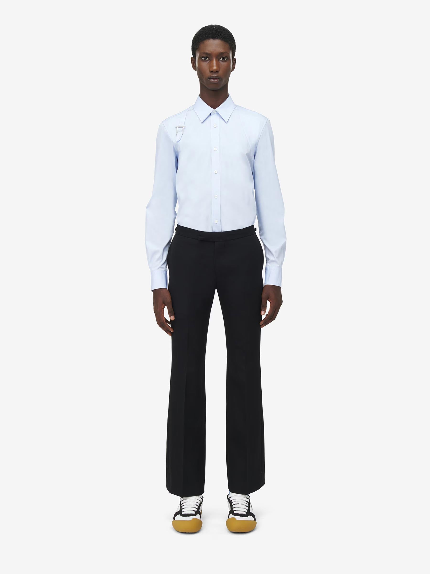 Alexander McQueen Hombre Barcelona Camisa Arnés Algodón color Azul Celeste sku 531-006477 01 - Foto 2