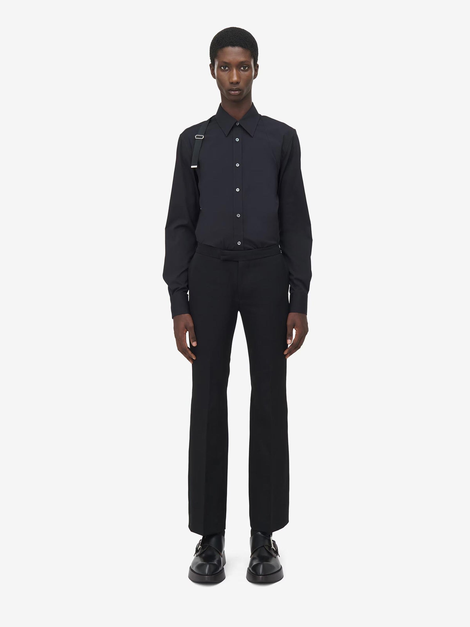 Outlet online McQueen Hombre Camisa Harness color Negro sku 531-006511 01 - Foto 2