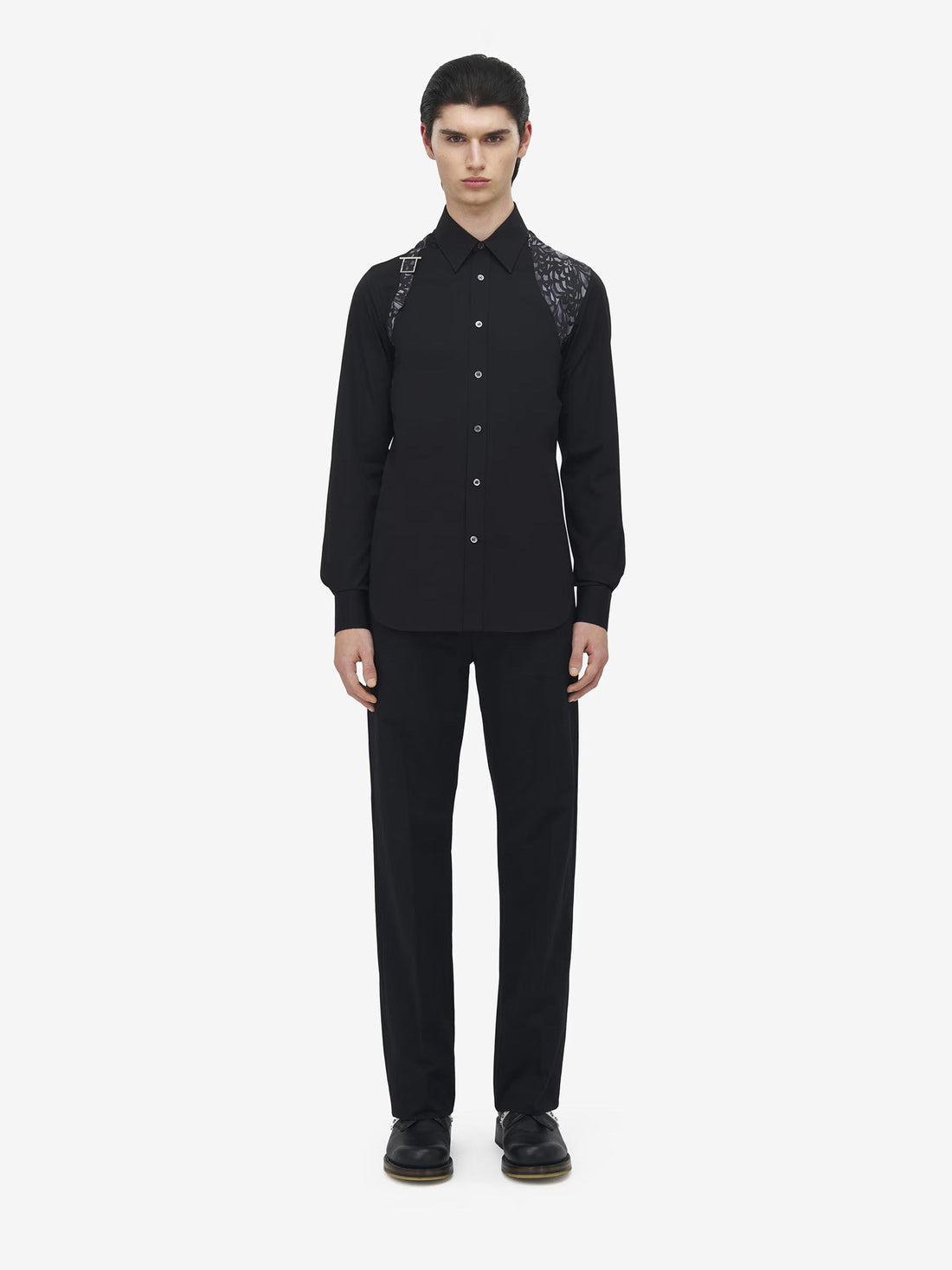 Outlet online McQueen Hombre Camisa Arnés Plumas color Negro sku 531-006513 01 - Foto 2