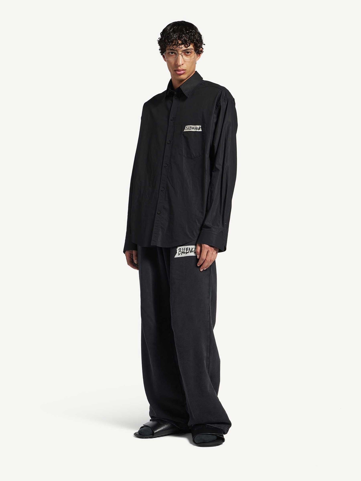 Outlet online Balenciaga Hombre Camisa Masking Tape color Negro sku 531-006663 01 - Foto 2