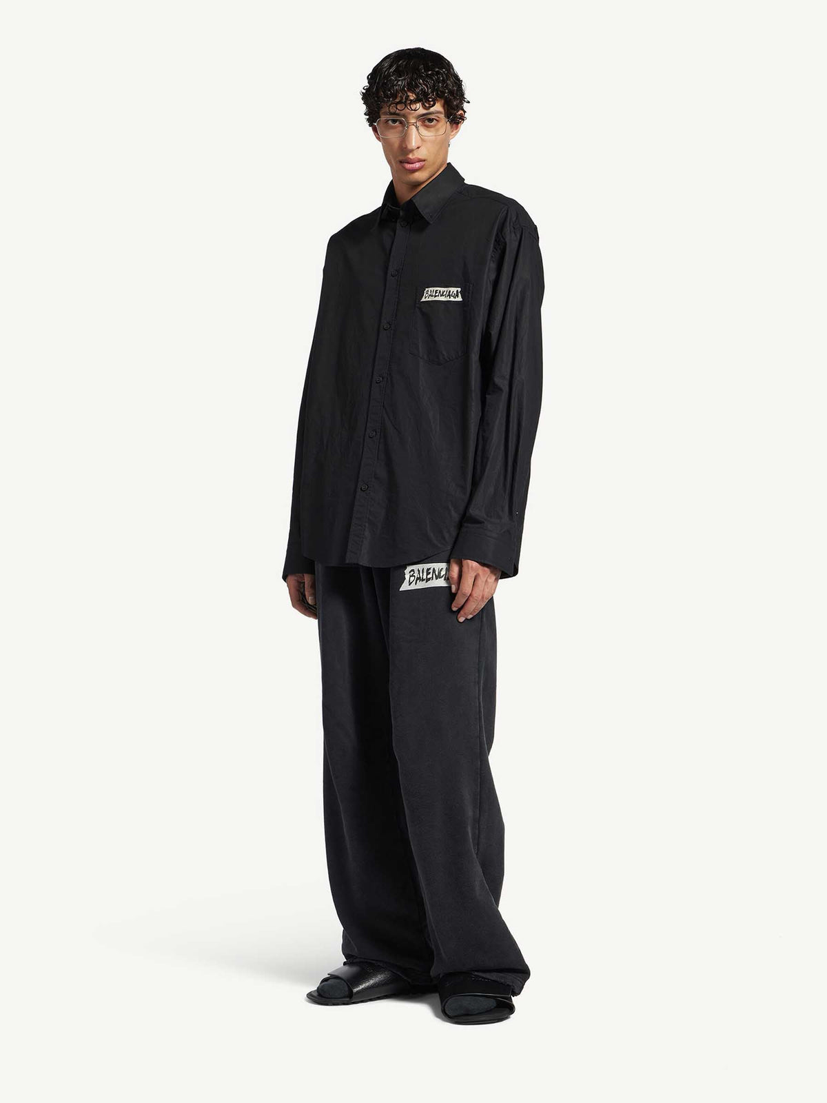 Outlet online Balenciaga Hombre Camisa Masking Tape color Negro sku 531-006663 01 - Foto 2