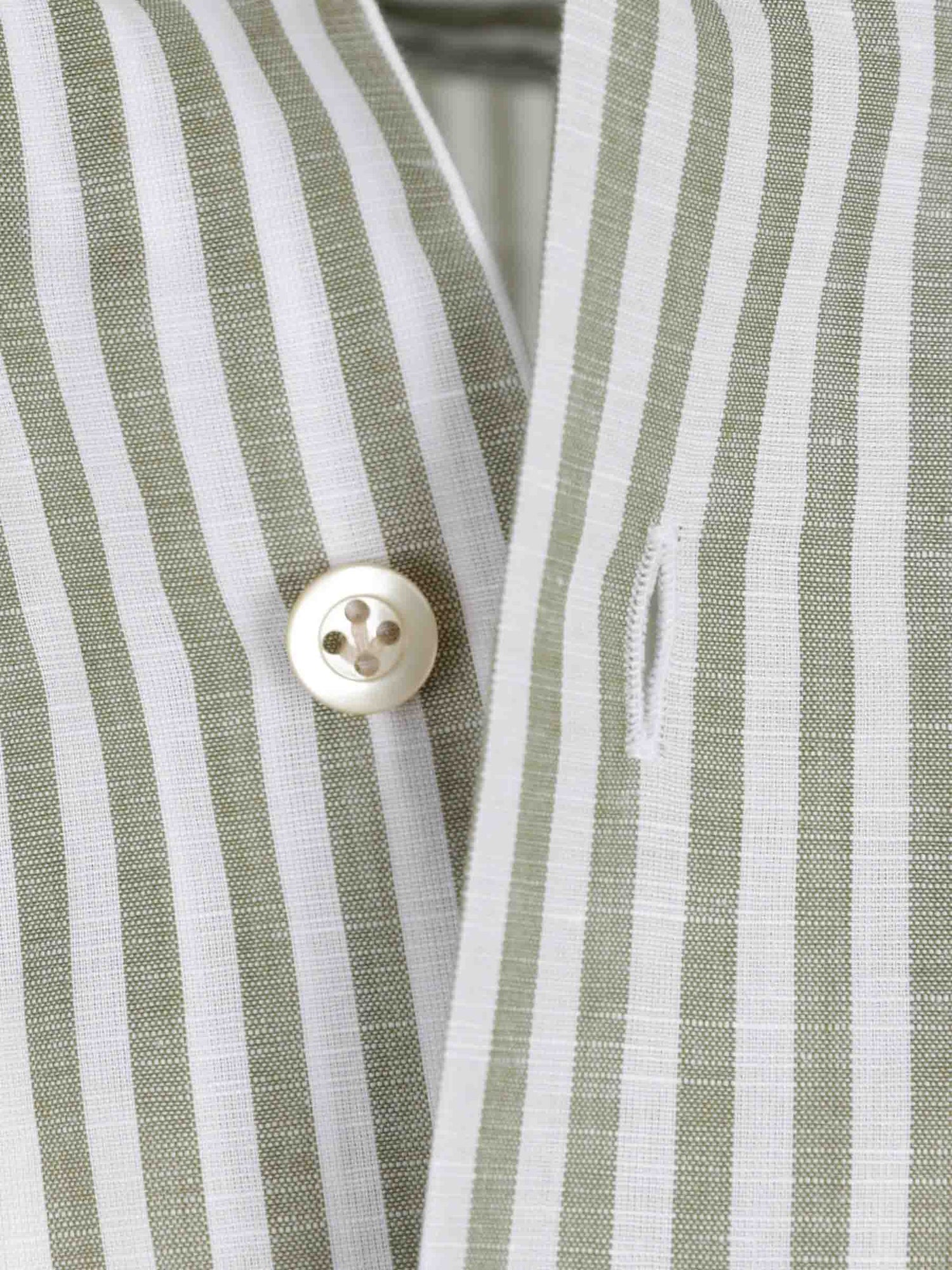 Outlet online Santa Eulalia Hombre Camisa Listada color Verde Oscuro sku 531-006692 03 - Foto 3