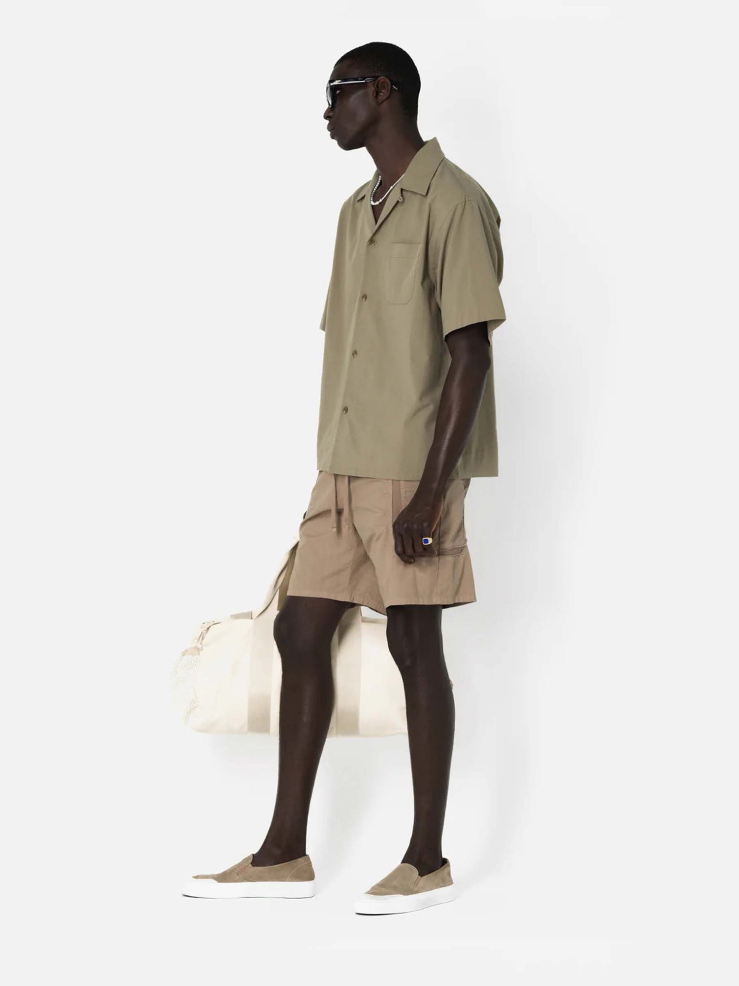 John Elliott Hombre Barcelona Camisa Bolsillo Camp color Verde Militar sku 532-000618 01 - Foto 3