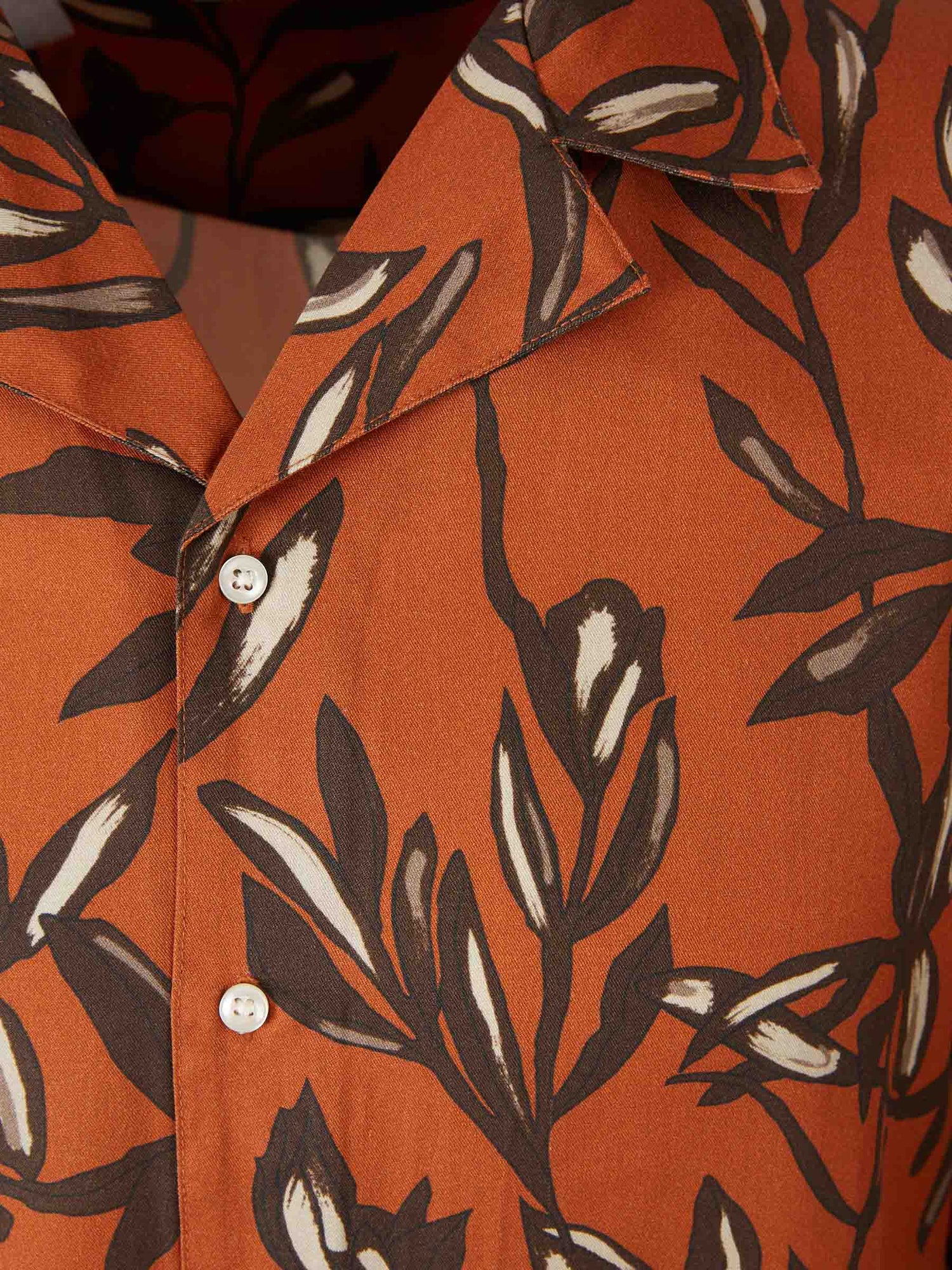 Outlet online Officine Générale Hombre Camisa Estampada Eren color Naranja Oscuro sku 532-000694 01 - Foto 3
