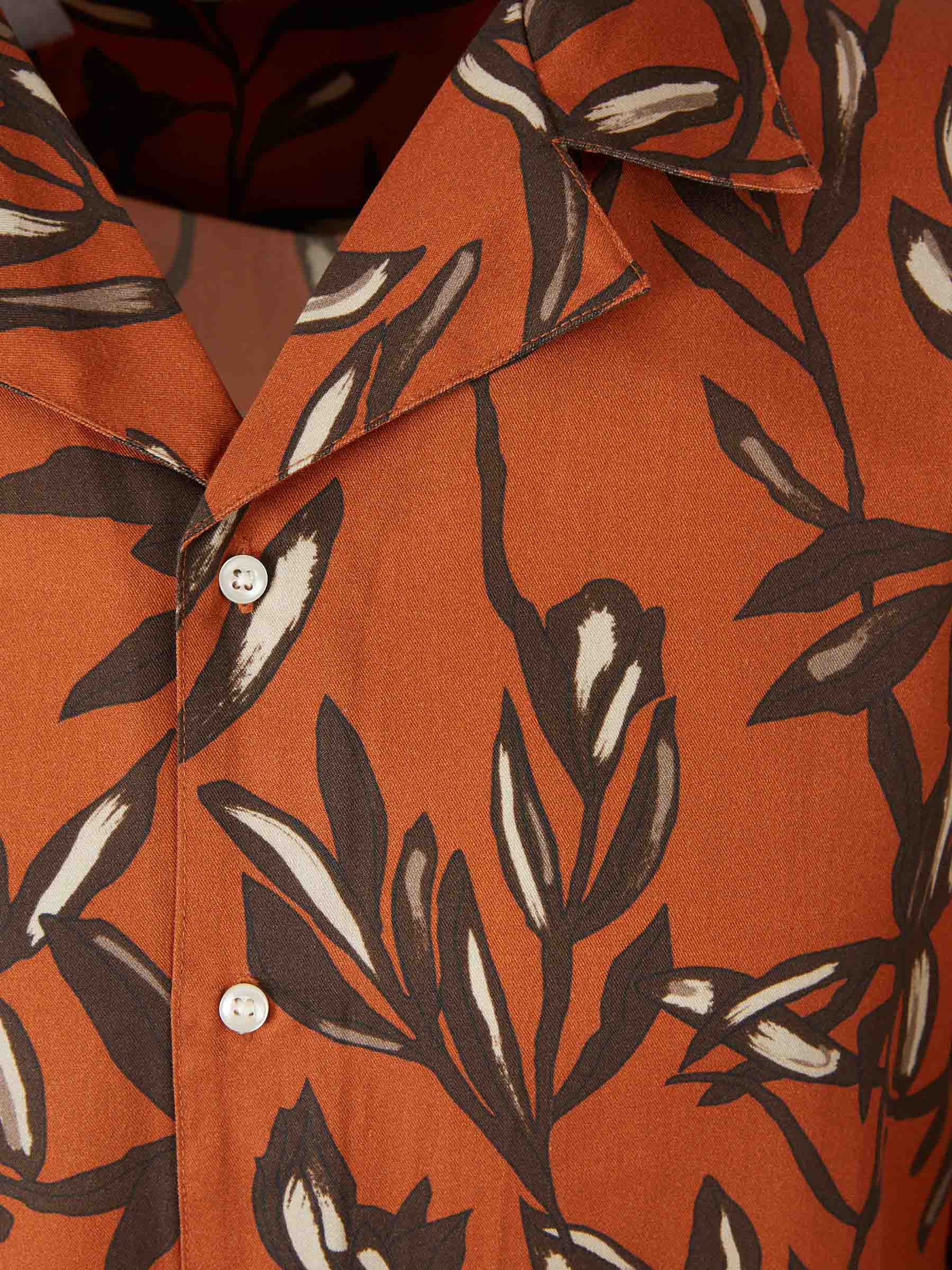 Outlet online Officine Générale Hombre Camisa Estampada Eren color Naranja Oscuro sku 532-000694 01 - Foto 3