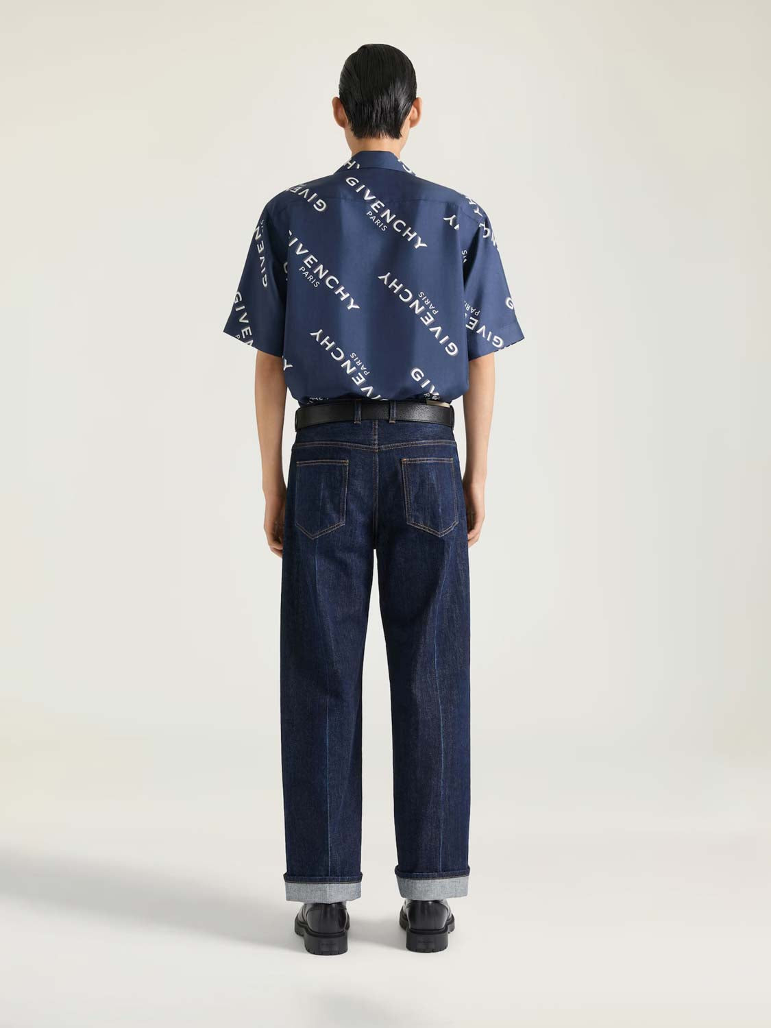 Outlet online Givenchy Hombre Camisa Estampada color Azul Noche sku 532-000696 01 - Foto 3