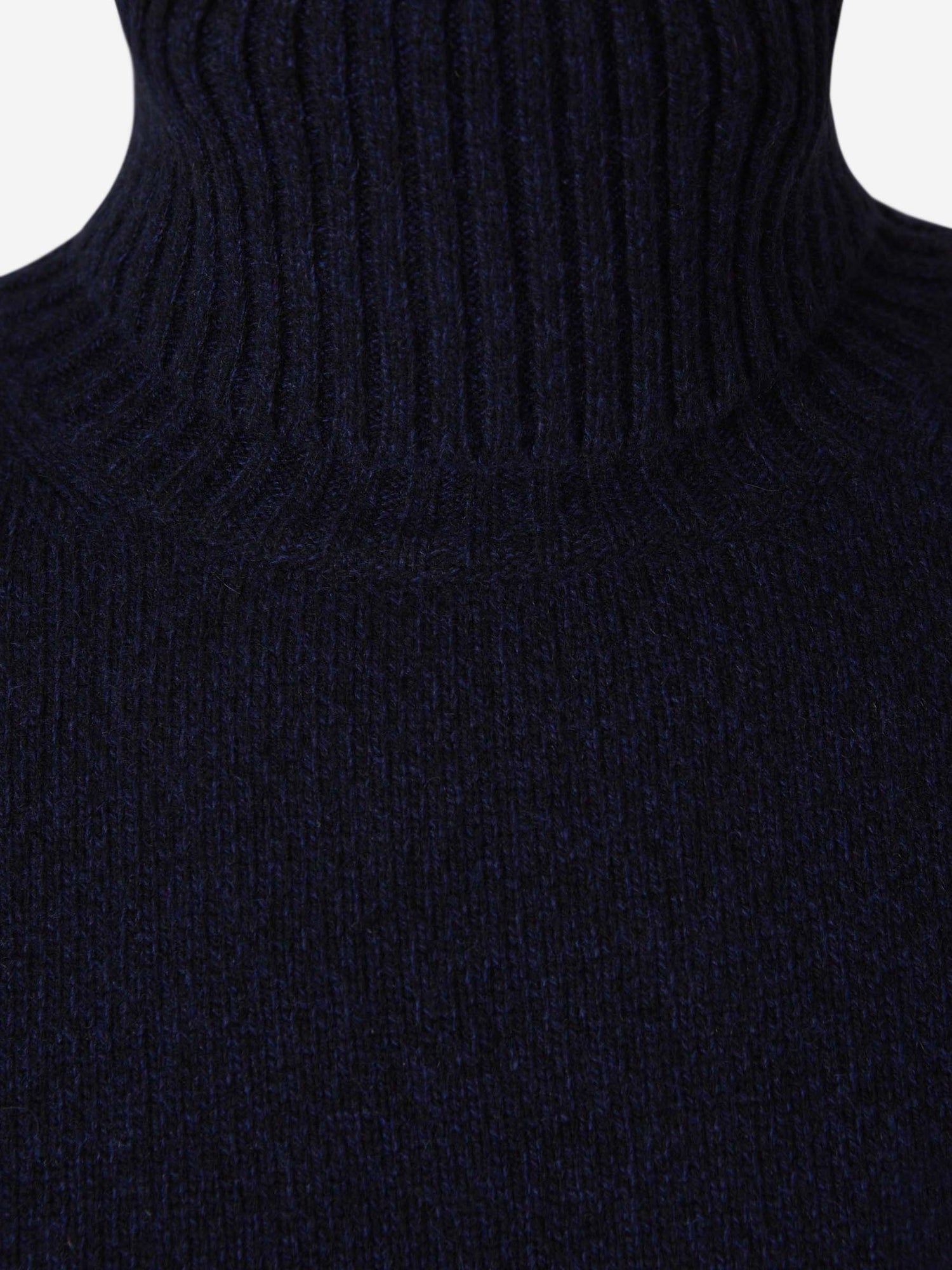 Outlet online Ami Paris Hombre Jersey Cuello Alto Cashmere color Azul Noche sku 542-002257 02 - Foto 4