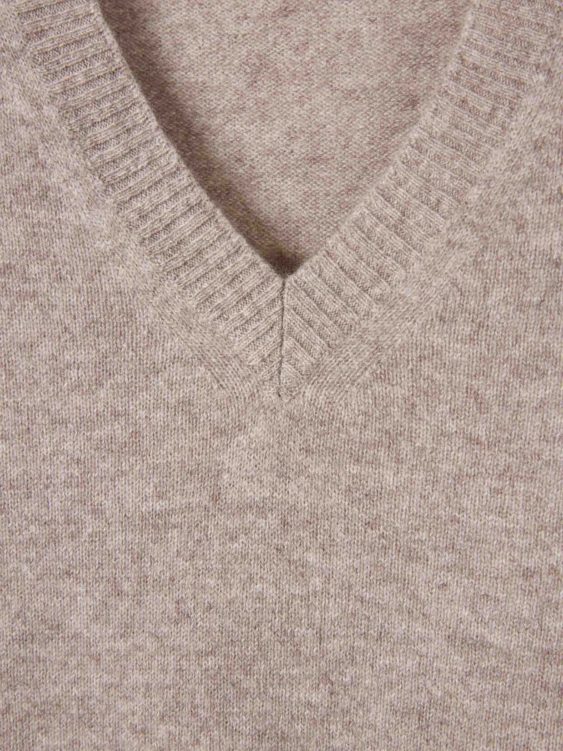 Outlet online Santa Eulalia Hombre Jersey Cuello Pico color Taupe sku 542-002519 01 - Foto 3