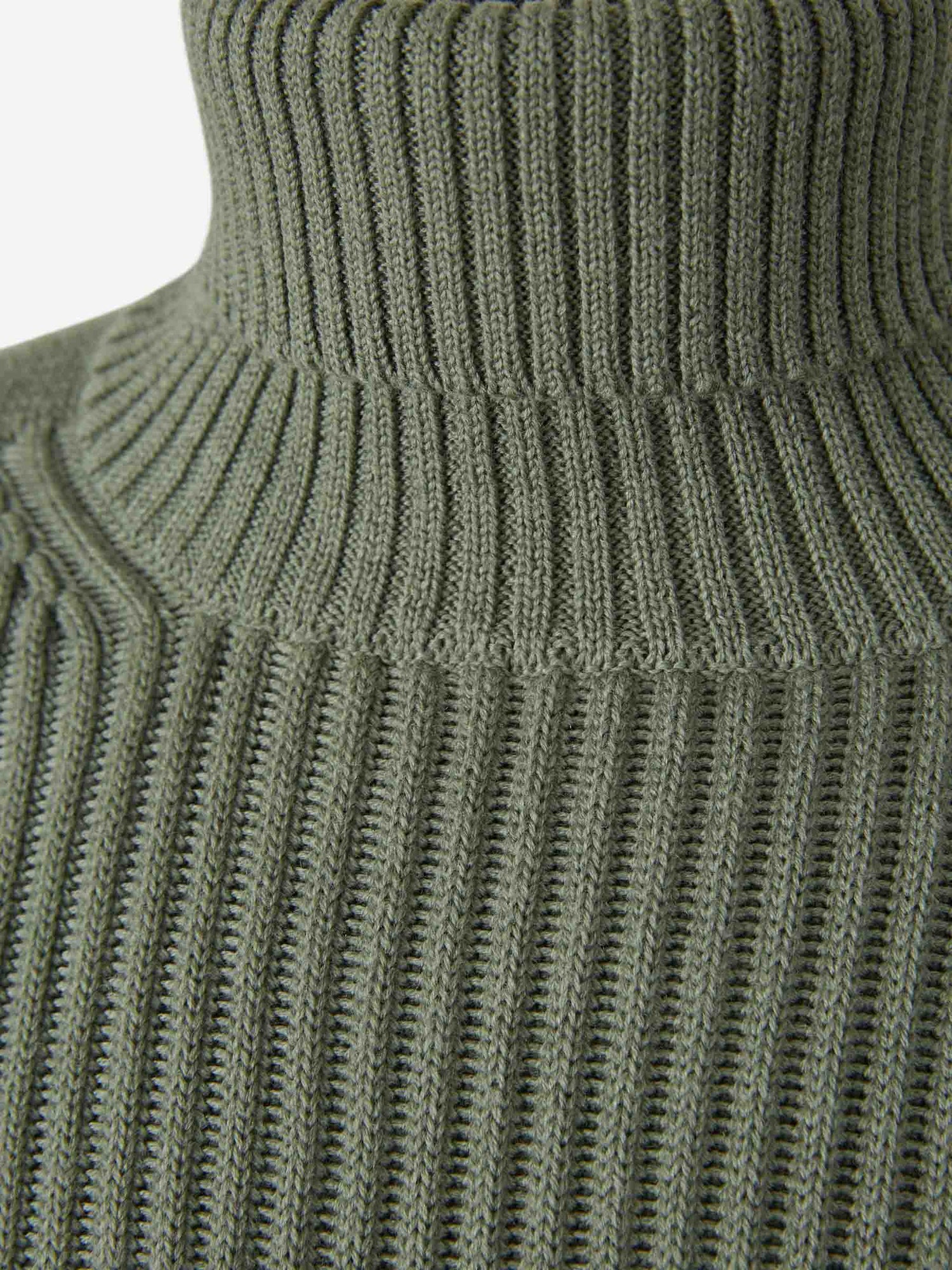 Outlet online C.P. Company Hombre Jersey Cuello Alto color Verde sku 542-002526 01 - Foto 3