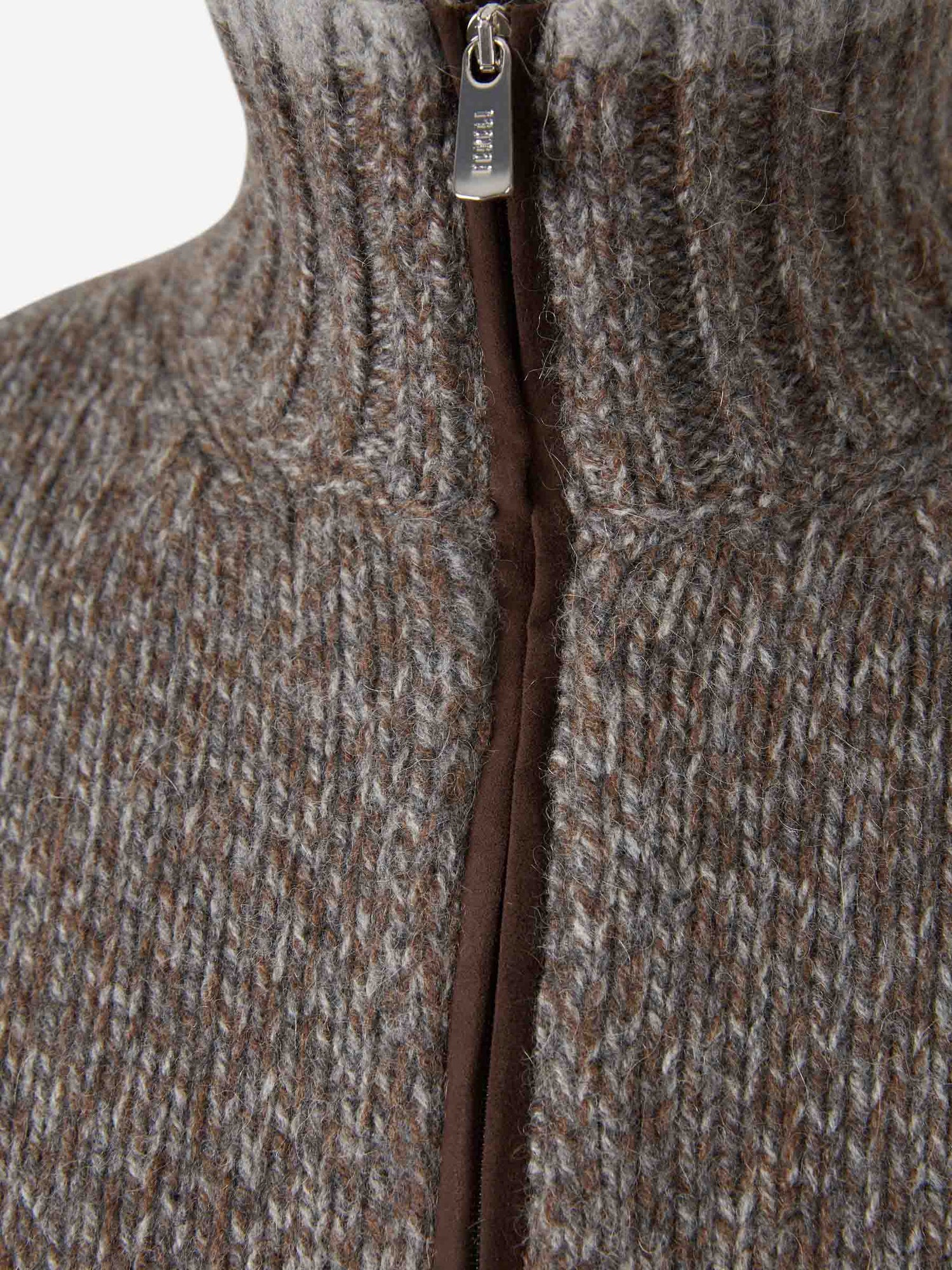 Outlet online Fedeli Hombre Jersey Cuello Alto color Taupe sku 542-002532 01 - Foto 3