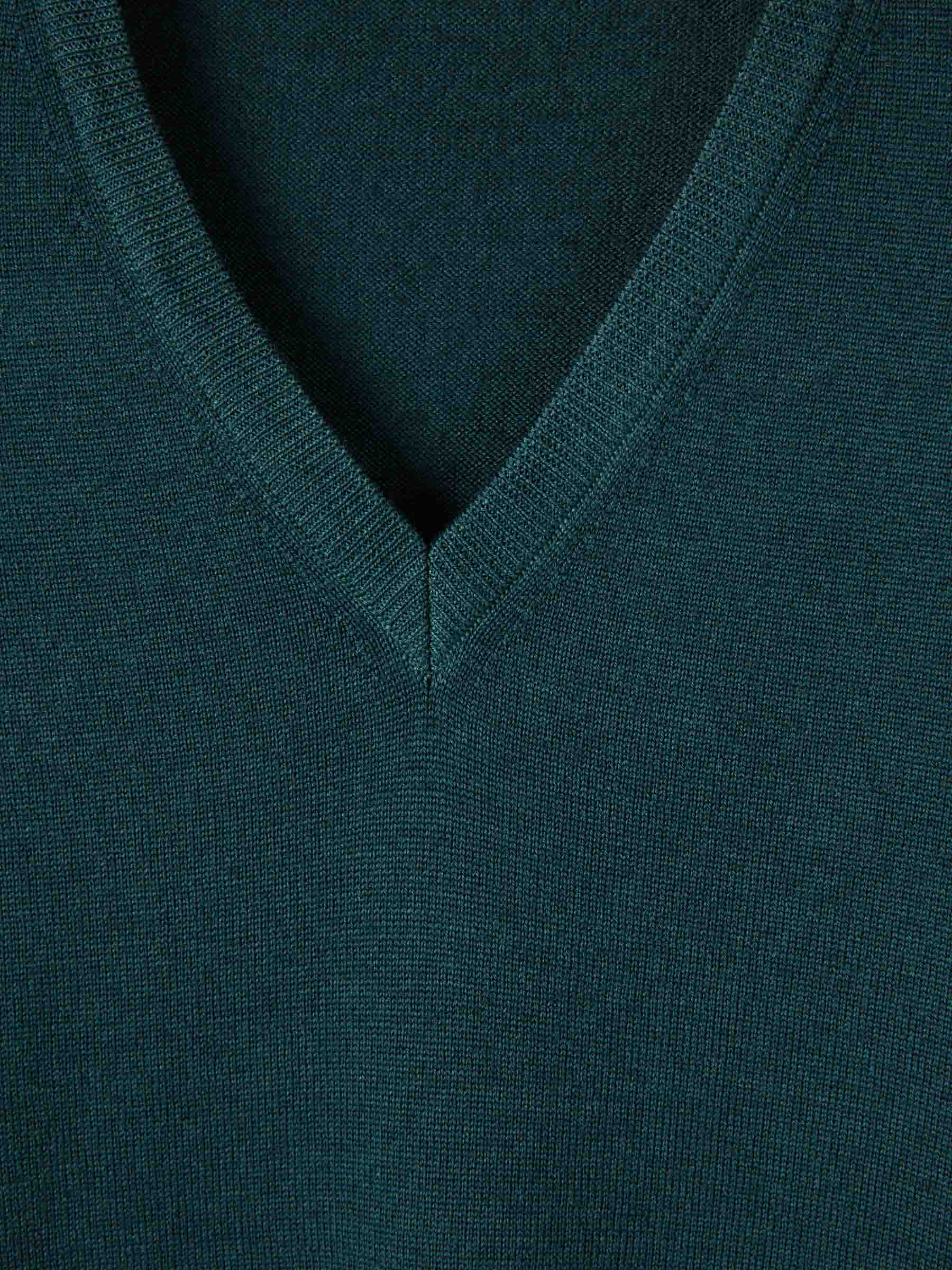 Outlet online Santa Eulalia Hombre Jersey Cuello Pico color Verde sku 542-002555 02 - Foto 3