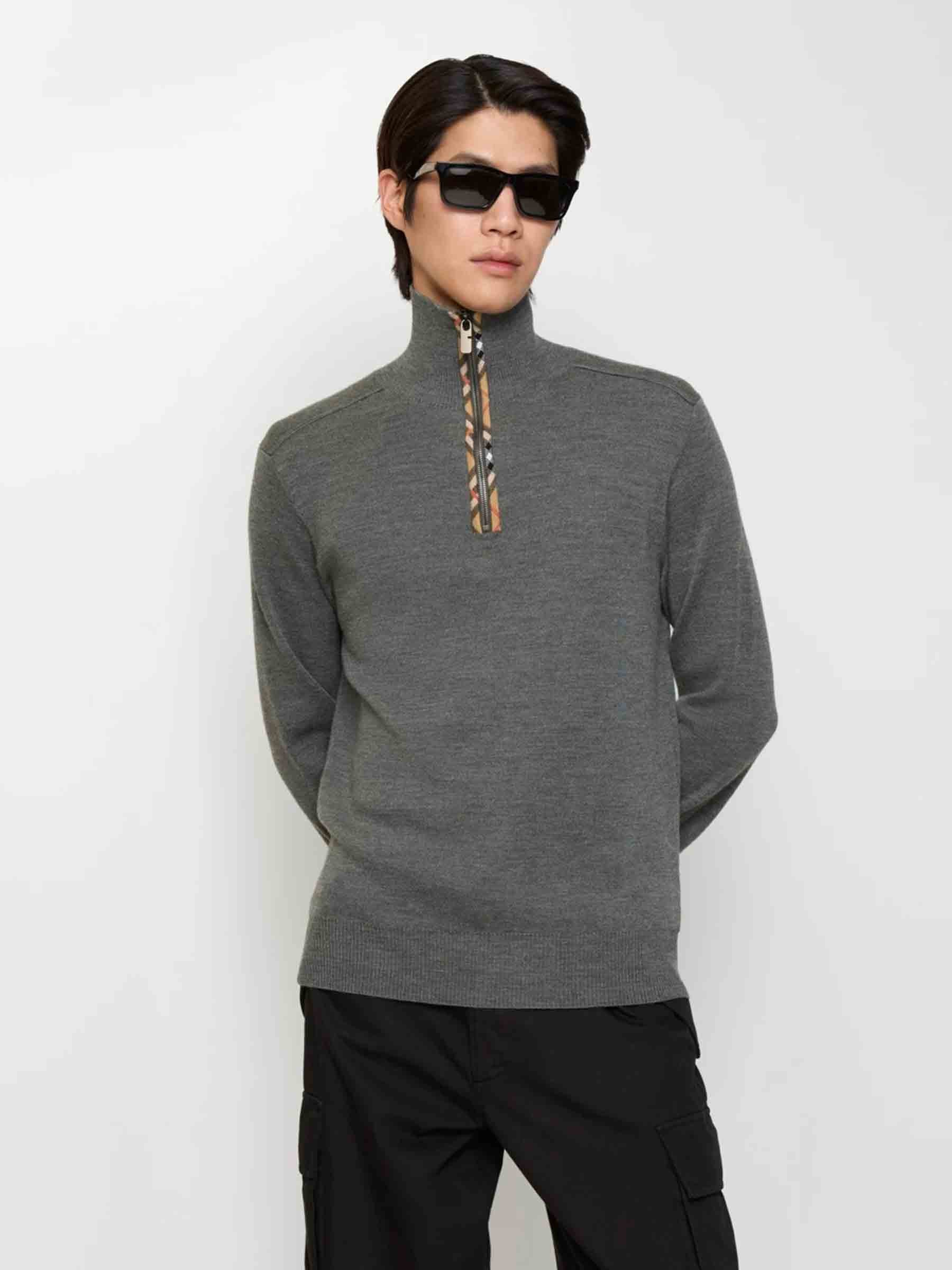 Outlet online Burberry  Jersey Punto Lana color Gris sku 542-002561 01 - Foto 2