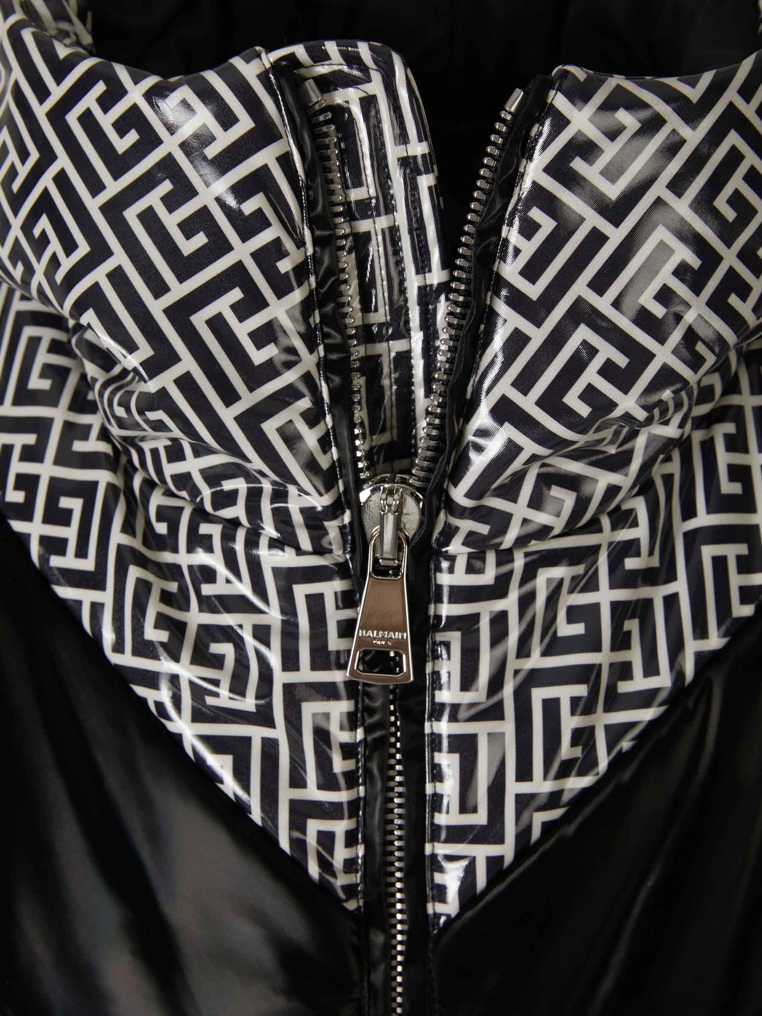 Outlet online Balmain Hombre Chaleco Plumón Monograma color Blanco y Negro sku 544-000486 01 - Foto 4