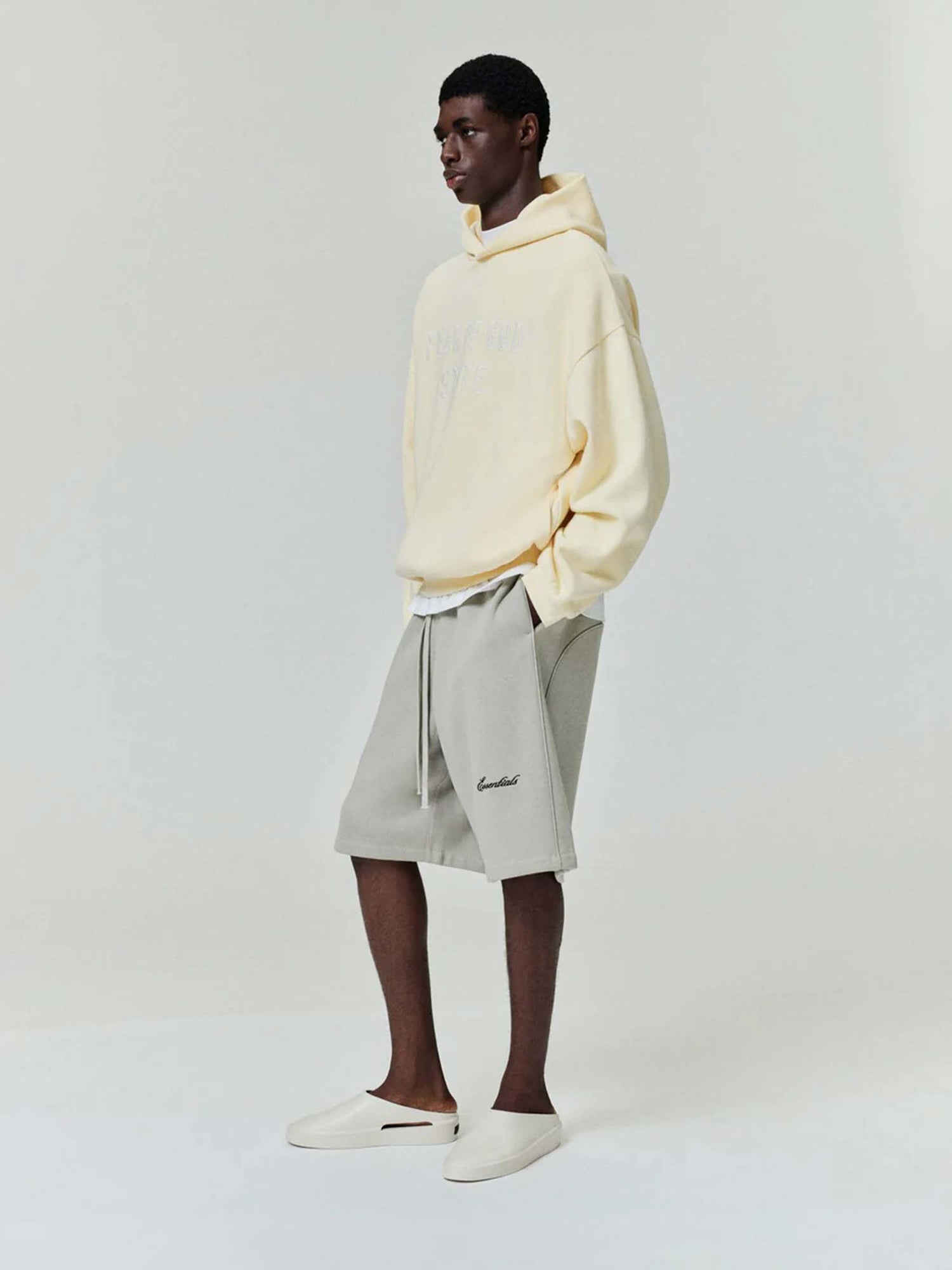 Outlet online Fear of God Essentials Hombre Sudadera con Capucha color Amarillo sku 545-001928 01 - Foto 2