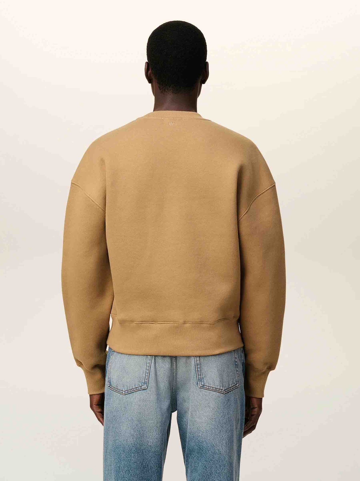 Outlet online Ami Paris Hombre Sudadera Cuello Redondo color Camel sku 545-001951 01 - Foto 3