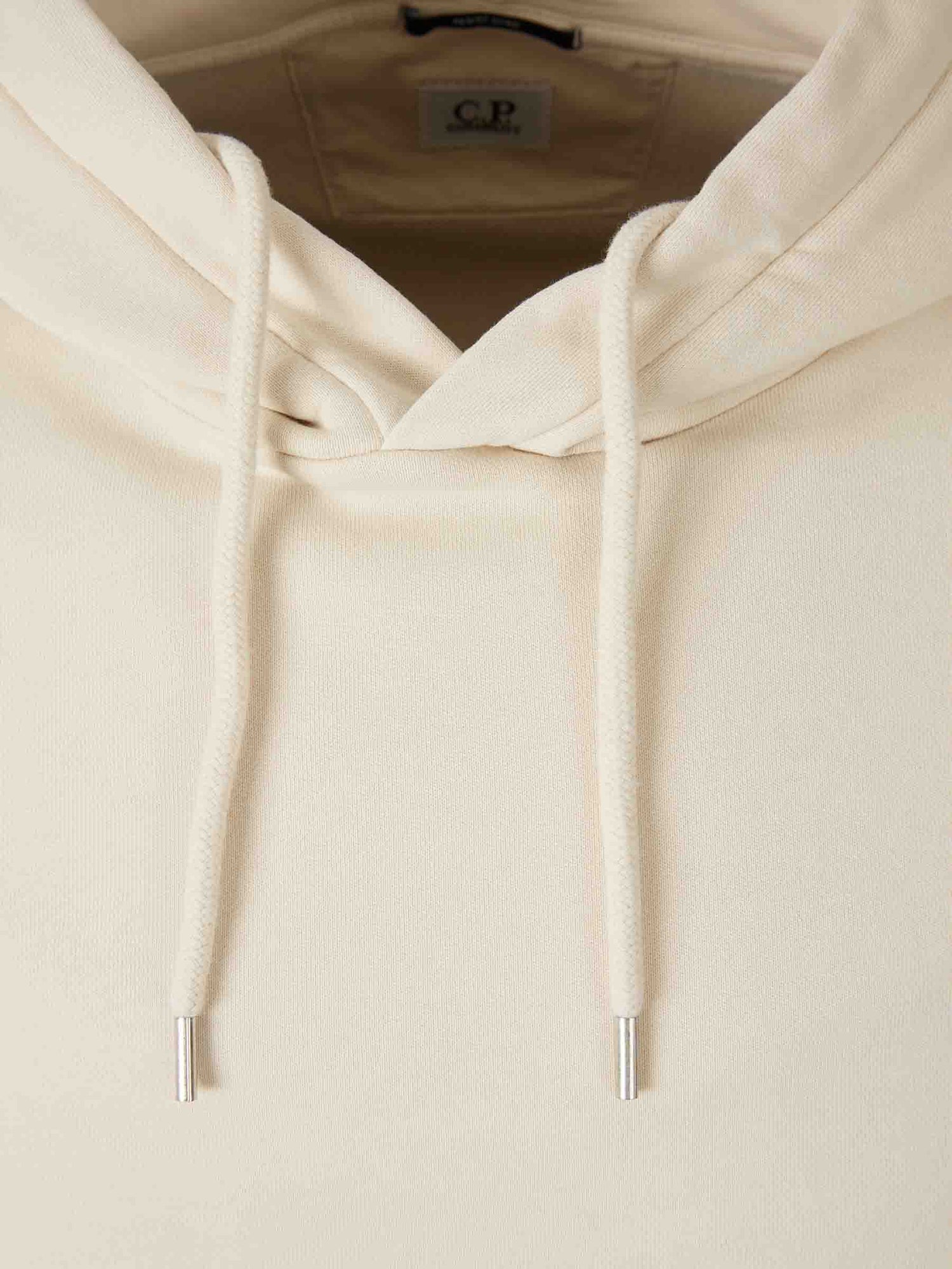 C.P. Company Hombre Barcelona Sudadera Capucha Lens color Crema sku 545-002108 02 - Foto 3