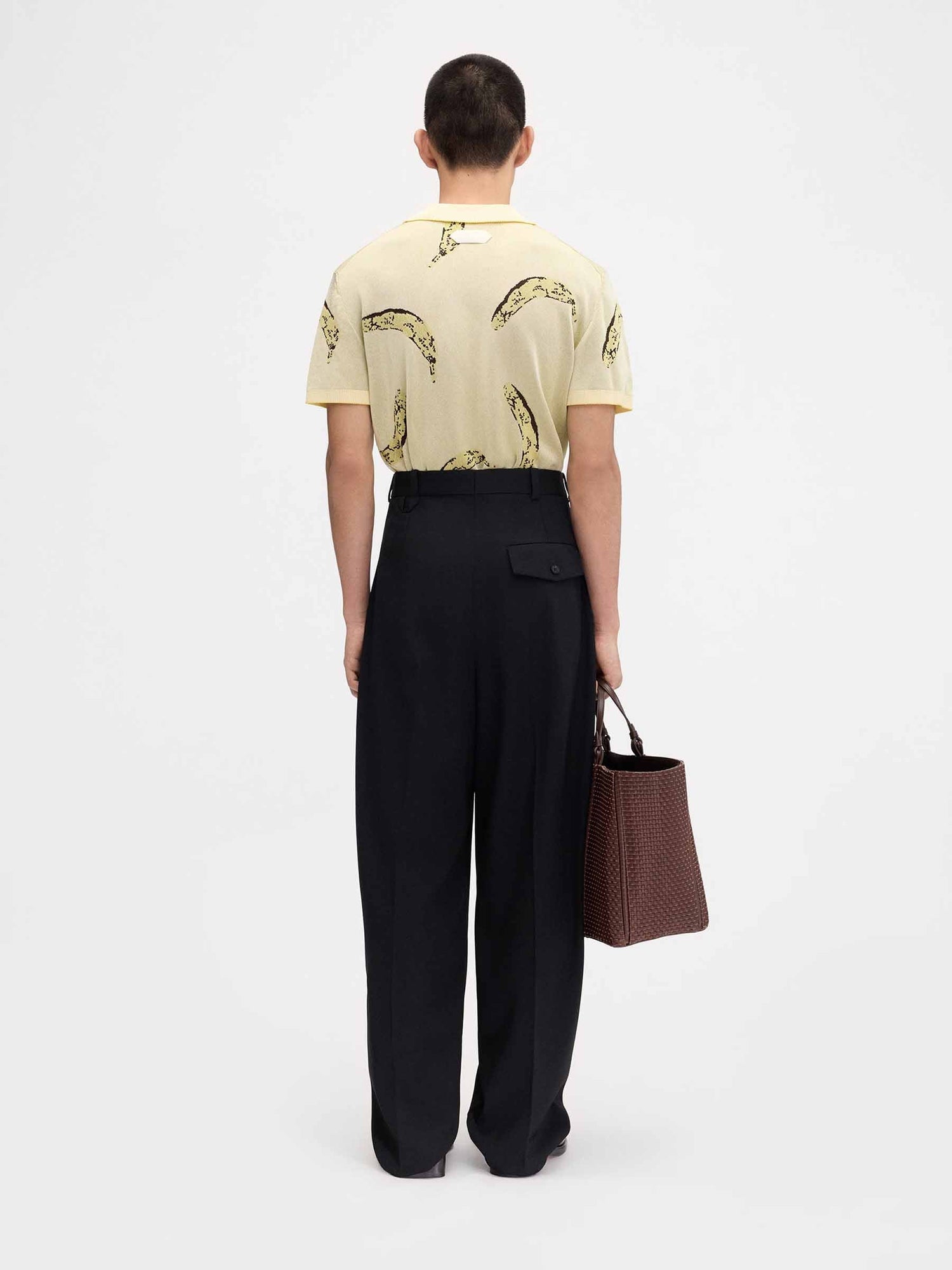 Outlet online Jacquemus Hombre Polo Plátano Marino color Amarillo Claro sku 552-001564 00 - Foto 4
