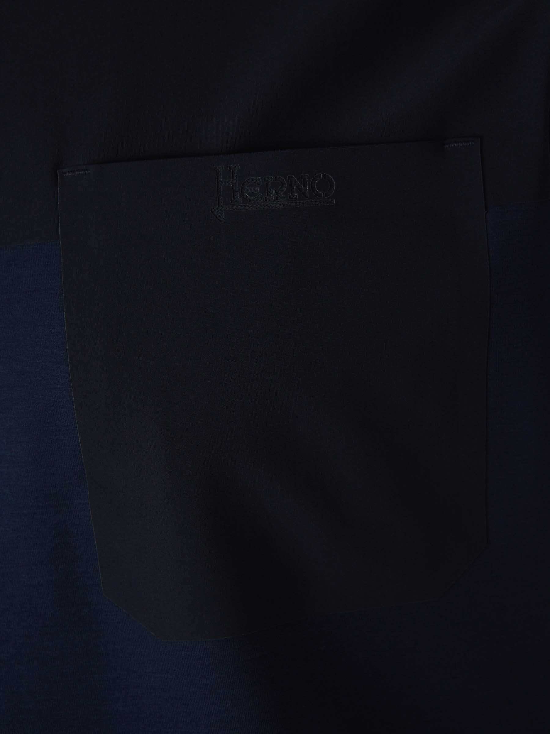 Outlet online Herno Hombre Polo Algodón Bolsillo color Azul Noche sku 552-001585 01 - Foto 4