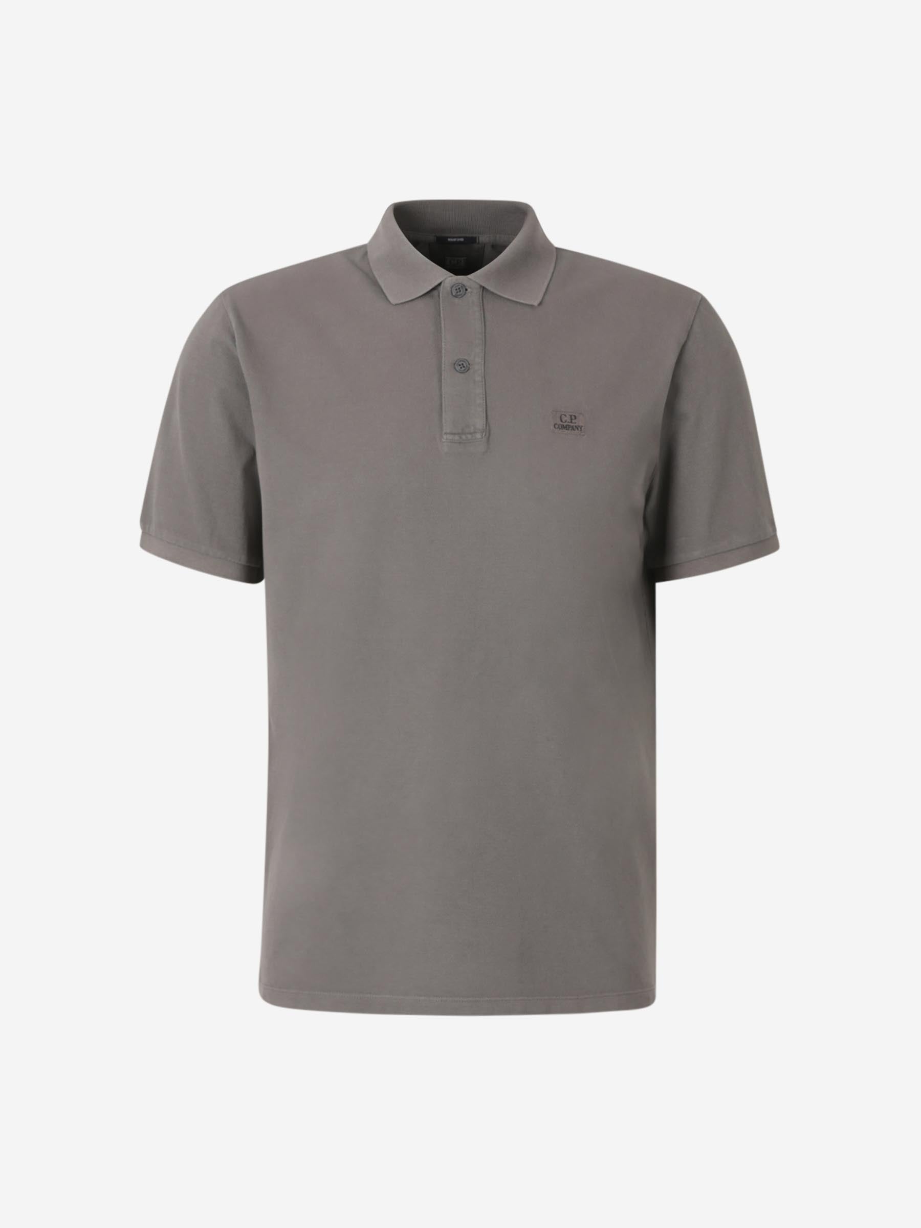 Outlet online C.P. Company Hombre Polo Logo Bordado color Gris Antracita sku 552-001602 03 - Foto 1