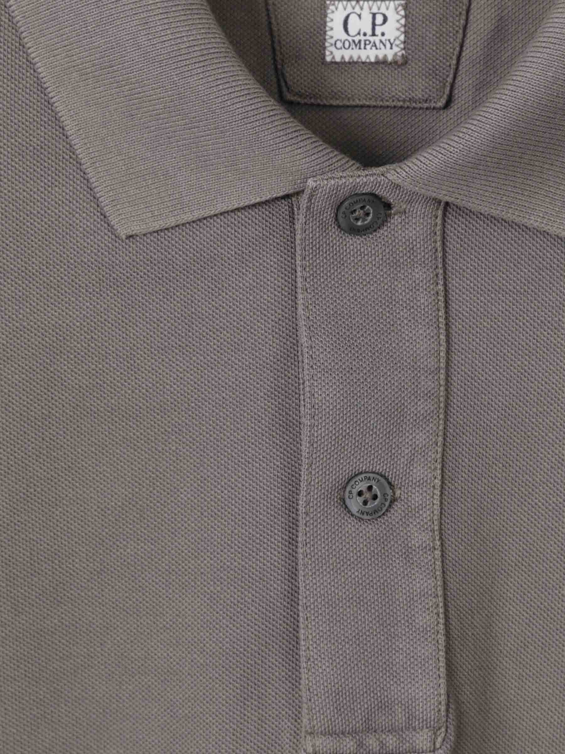 Outlet online C.P. Company Hombre Polo Logo Bordado color Gris Antracita sku 552-001602 03 - Foto 4