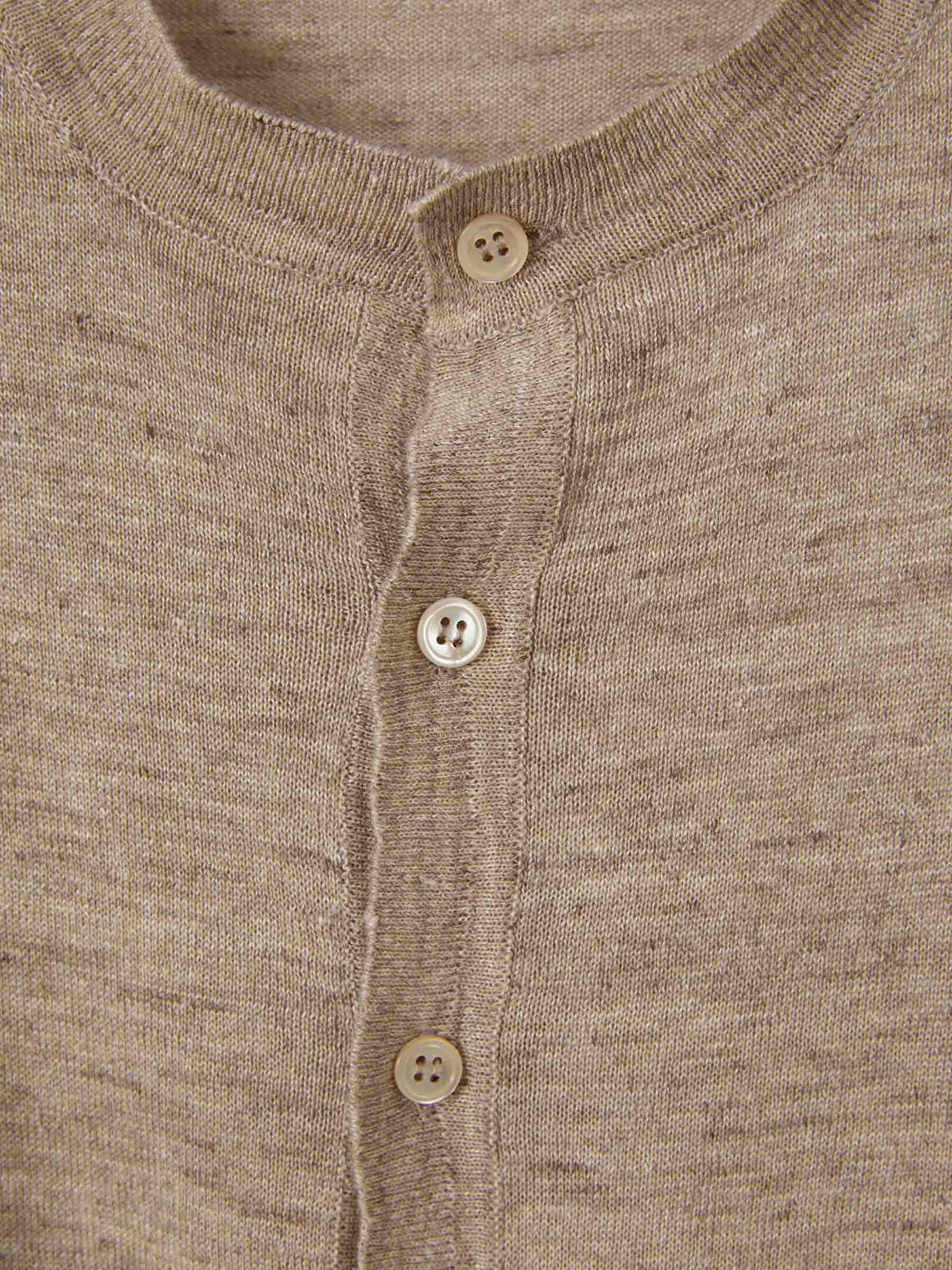 Outlet online Santa Eulalia Hombre Camiseta Punto Botones color Azul Cobalto sku 553-003015 02 - Foto 3