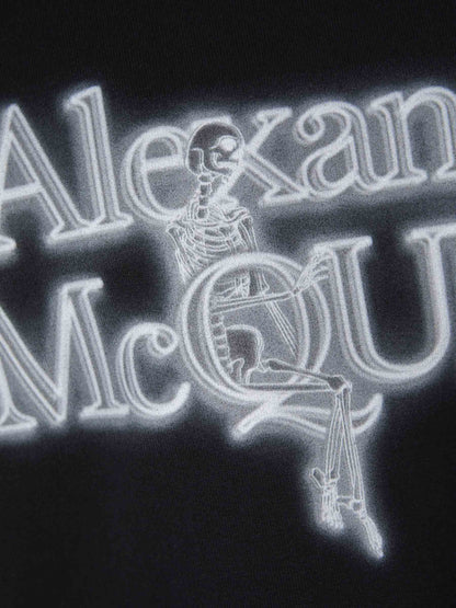 Outlet online Alexander McQueen Hombre Camiseta Gráfico Estampado color Negro sku 553-003266 01 - Foto 4