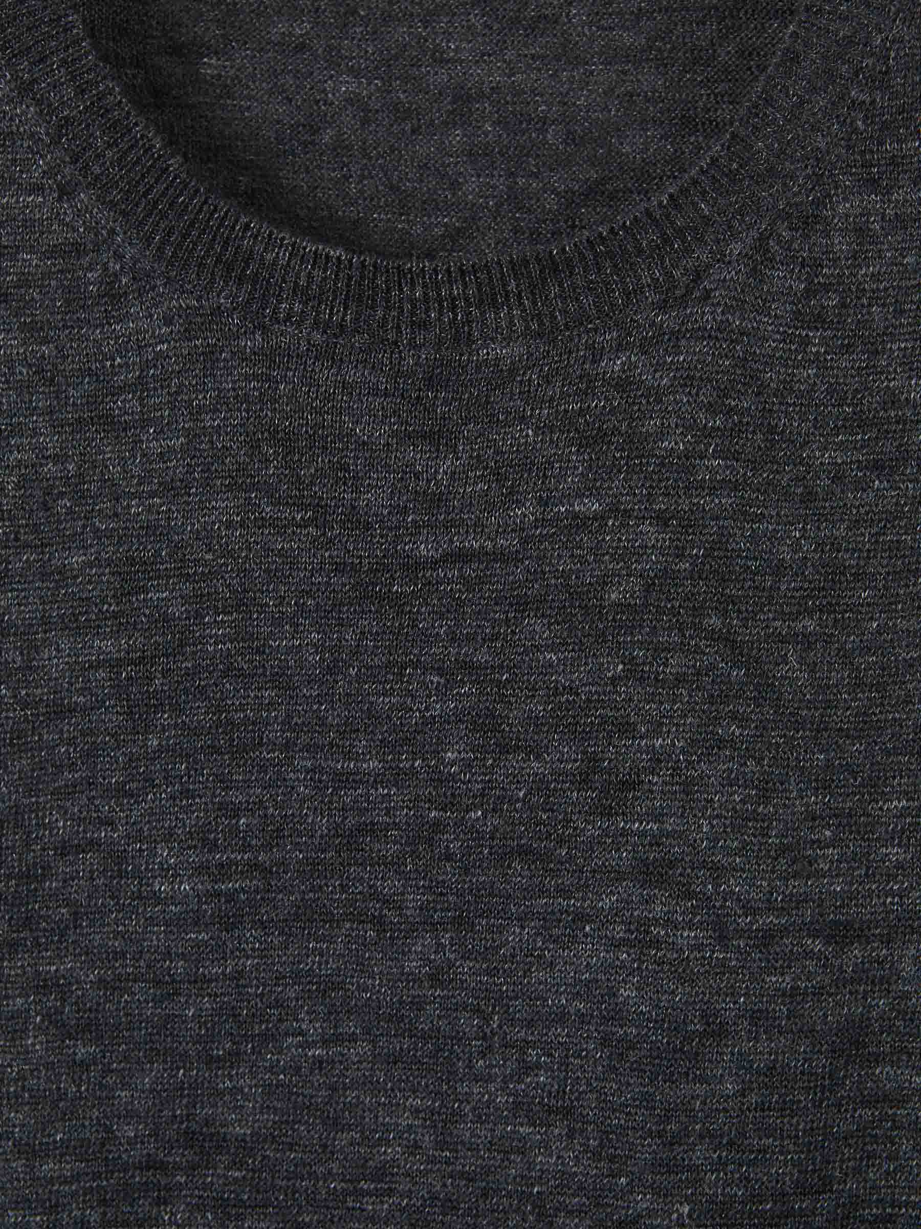 Outlet online Santa Eulalia Hombre Camiseta Punto Lino color Gris Antracita sku 553-004262 02 - Foto 3