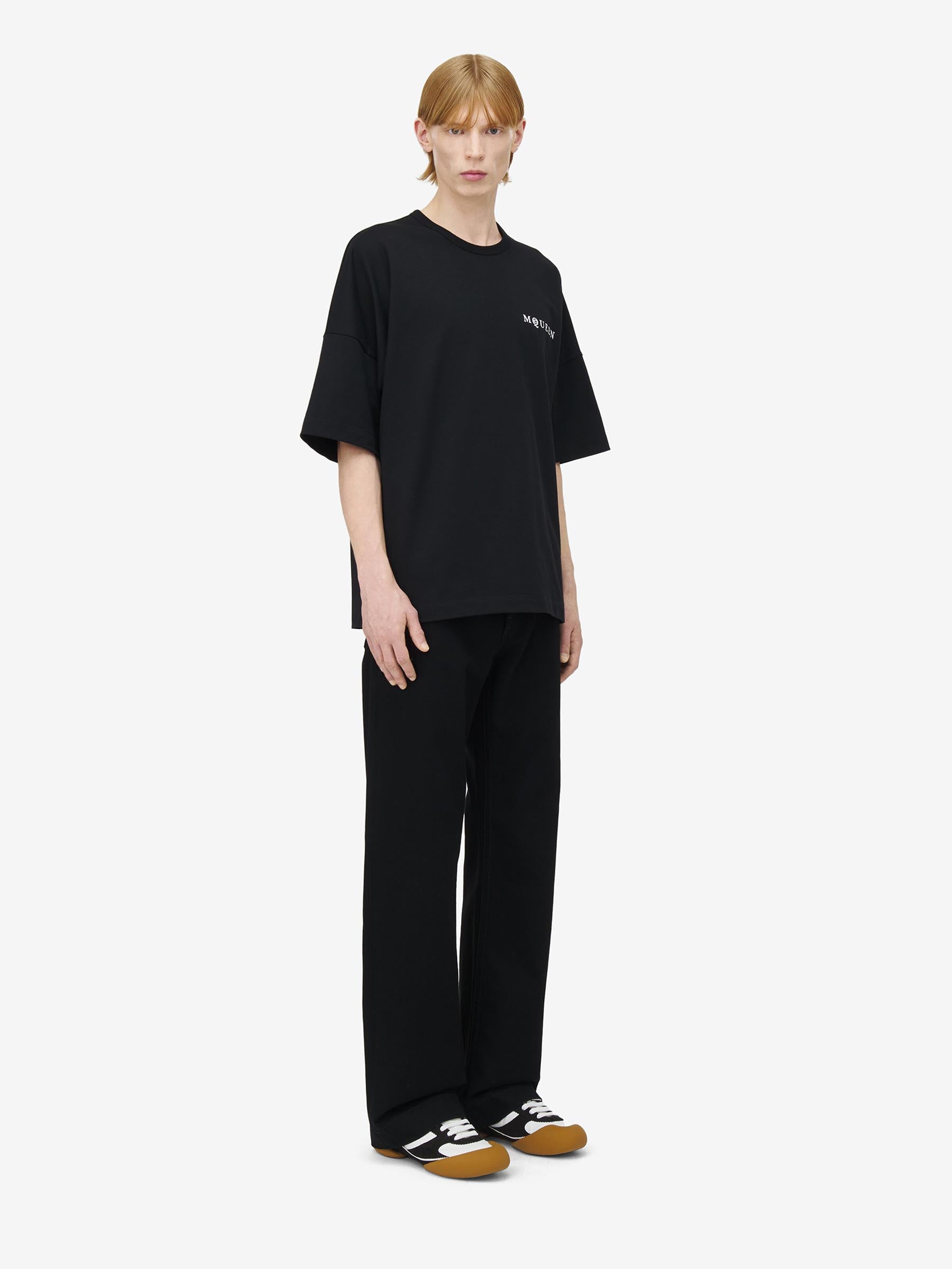Outlet online McQueen Hombre Camiseta Oversized Logo color Negro sku 553-004312 01 - Foto 3